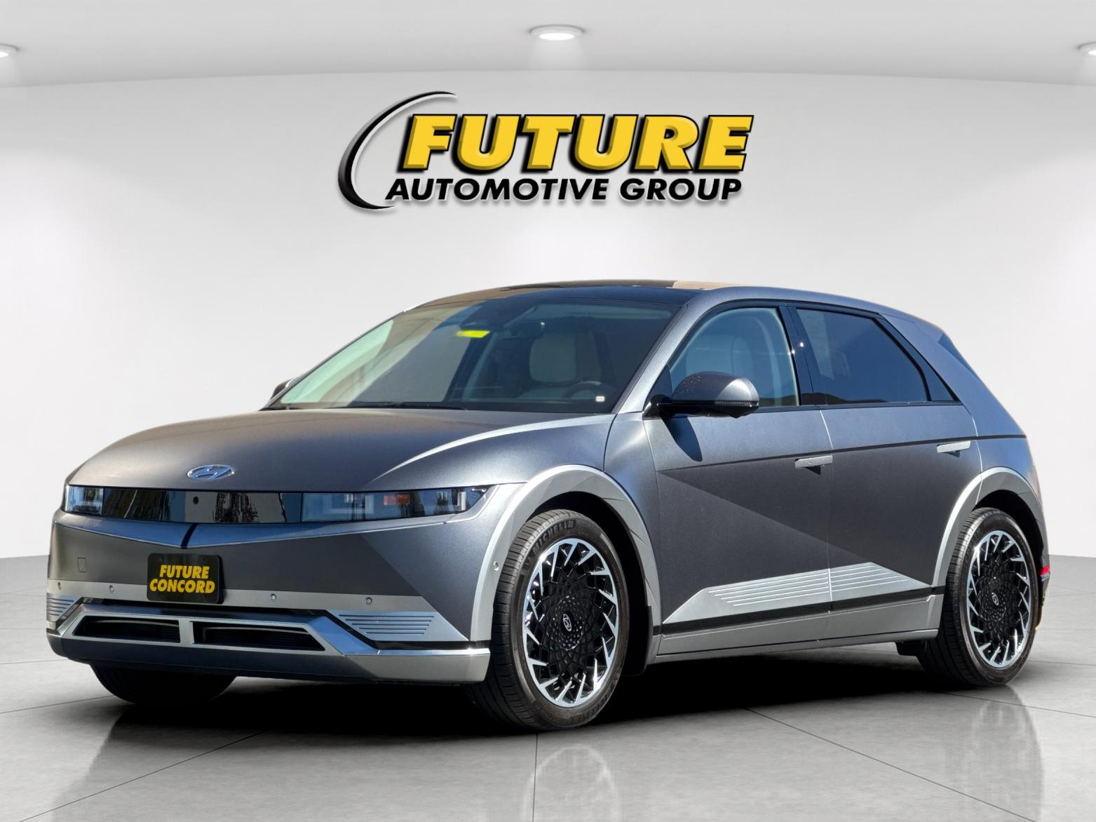 Used 2023 Gray Hyundai Limited image 7
