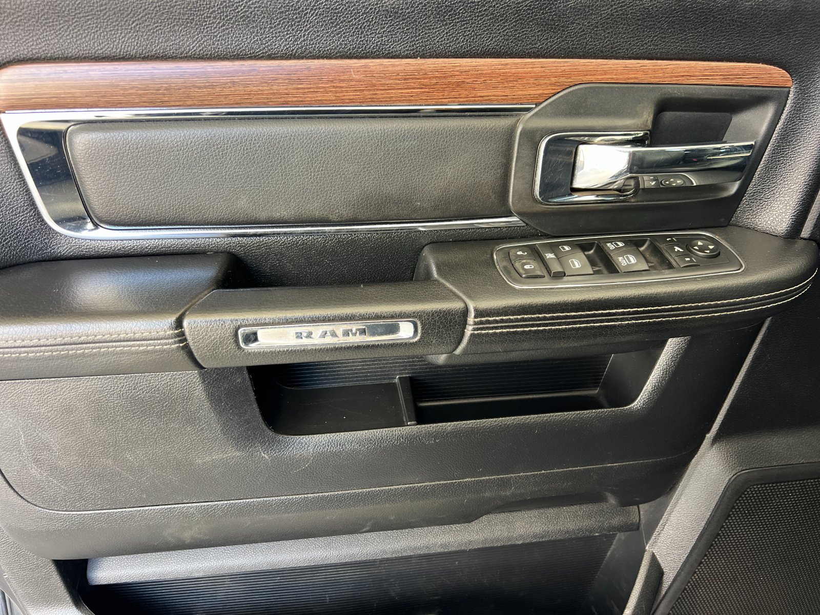 Used 2016 Gray Ram Laramie image 10