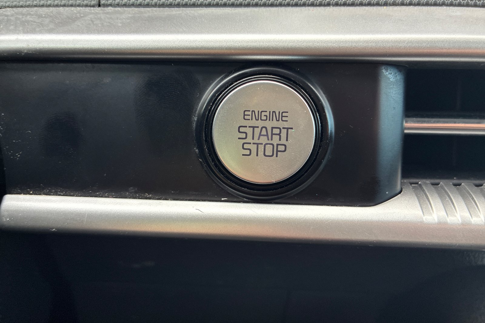 Used 2022 Wolf Gray Kia GT-Line image 23