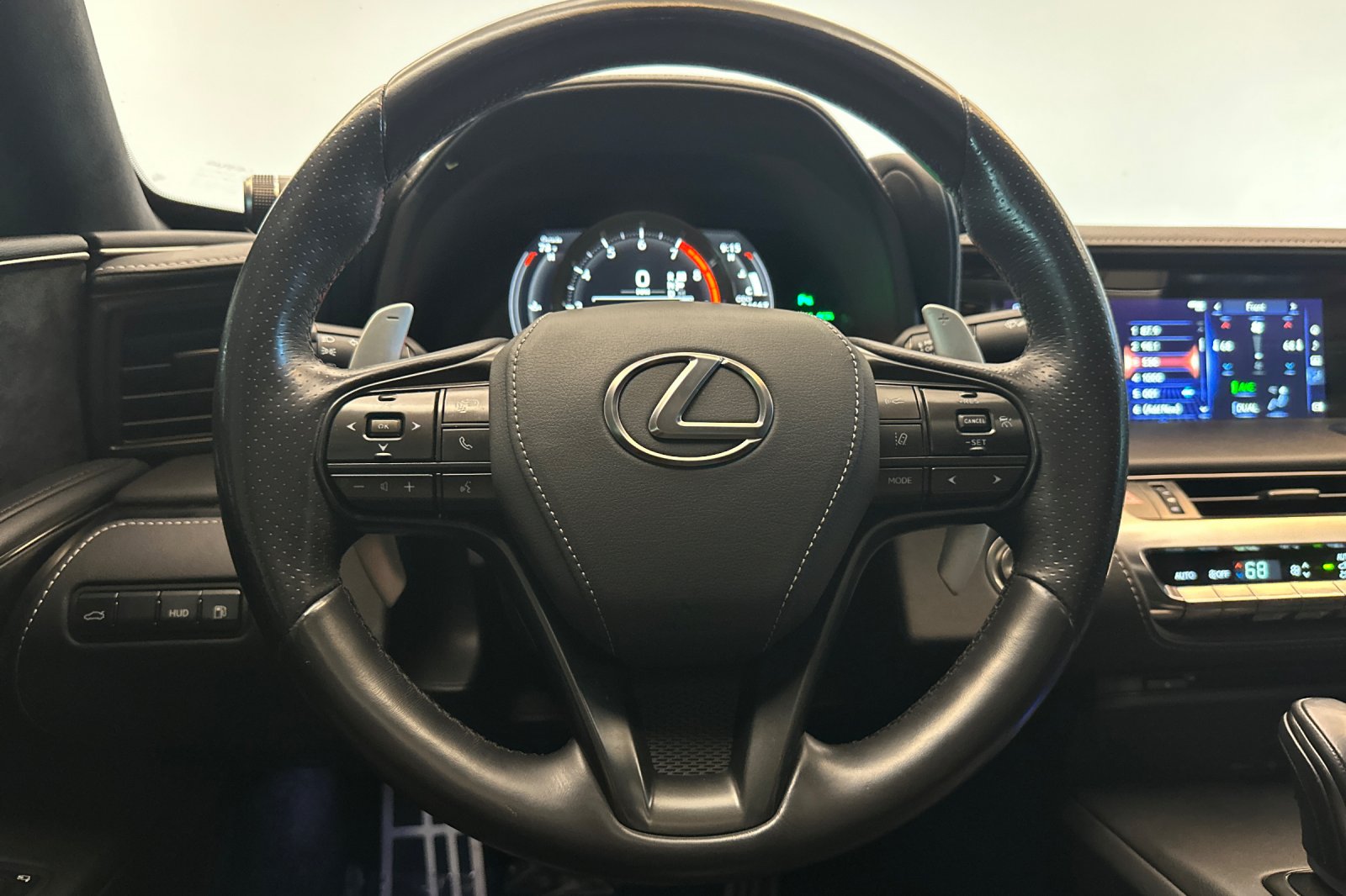 Used 2018  Lexus 500 image 23