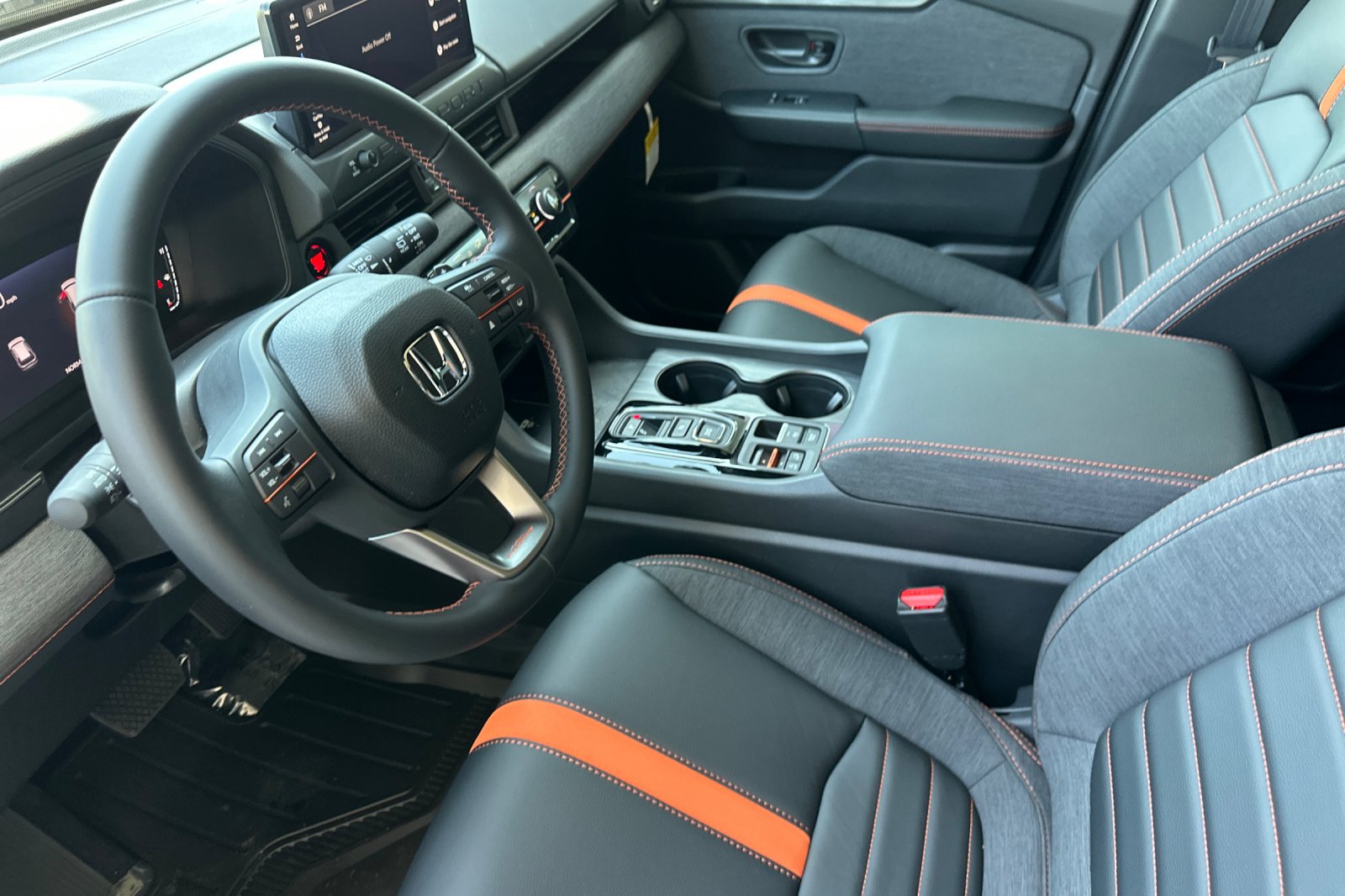 New 2026 Platinum White Pearl Honda TrailSport Blackout image 9