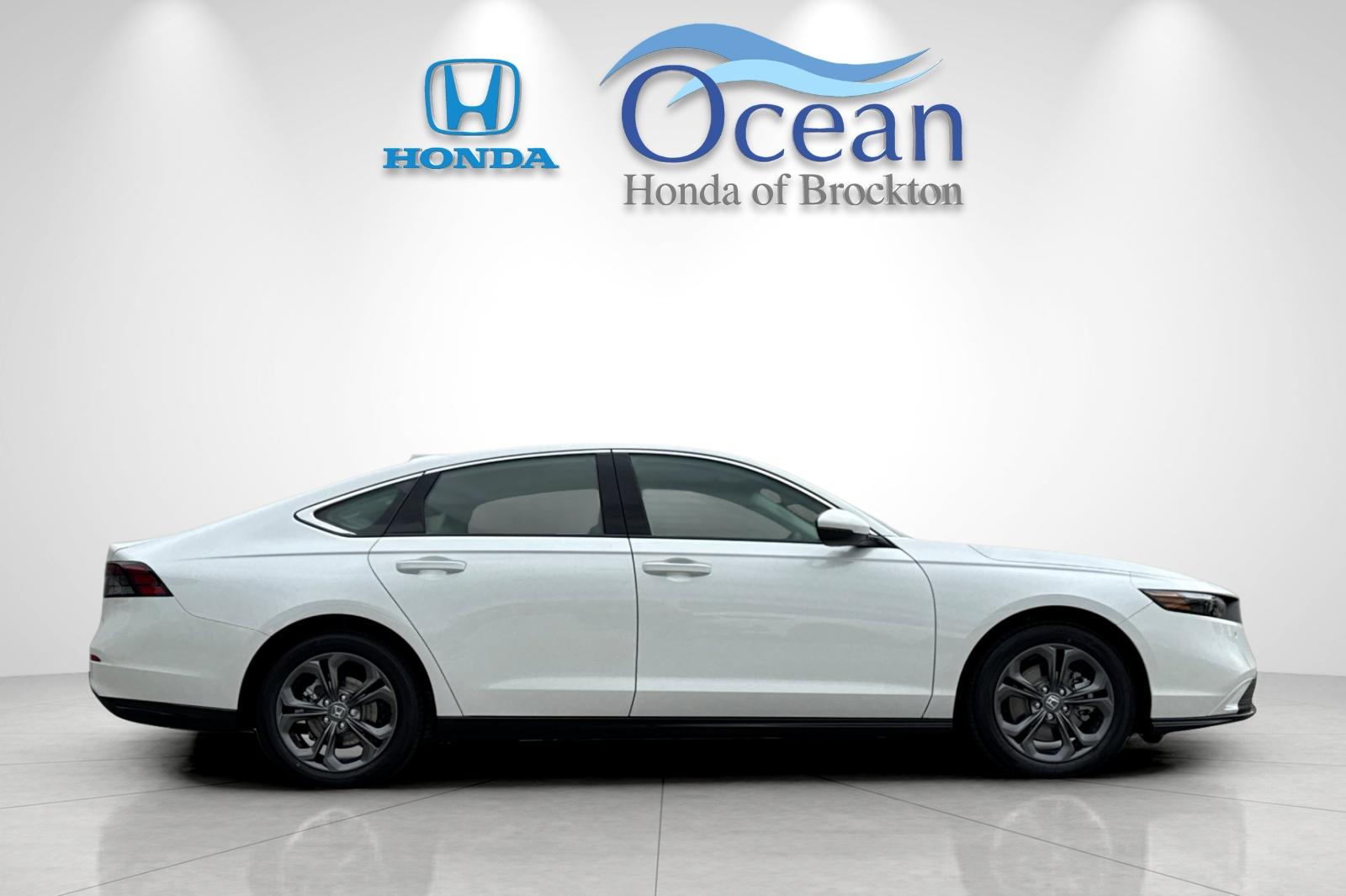 New 2026 Platinum White Pearl Honda EX-L image 6