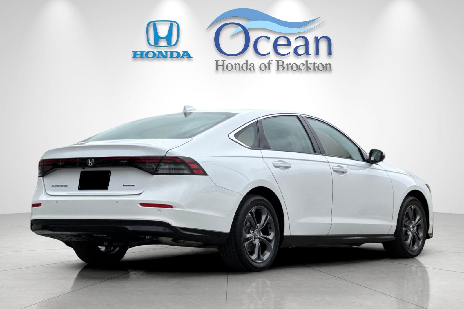New 2026 Platinum White Pearl Honda EX-L image 5
