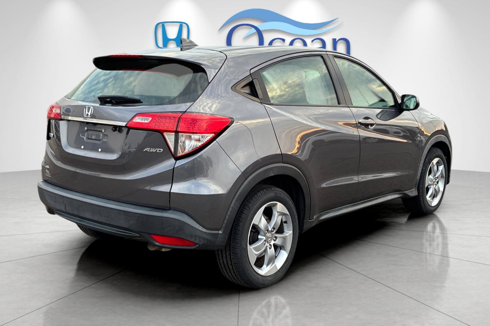 Used 2019 Modern Steel Metallic Honda LX image 3