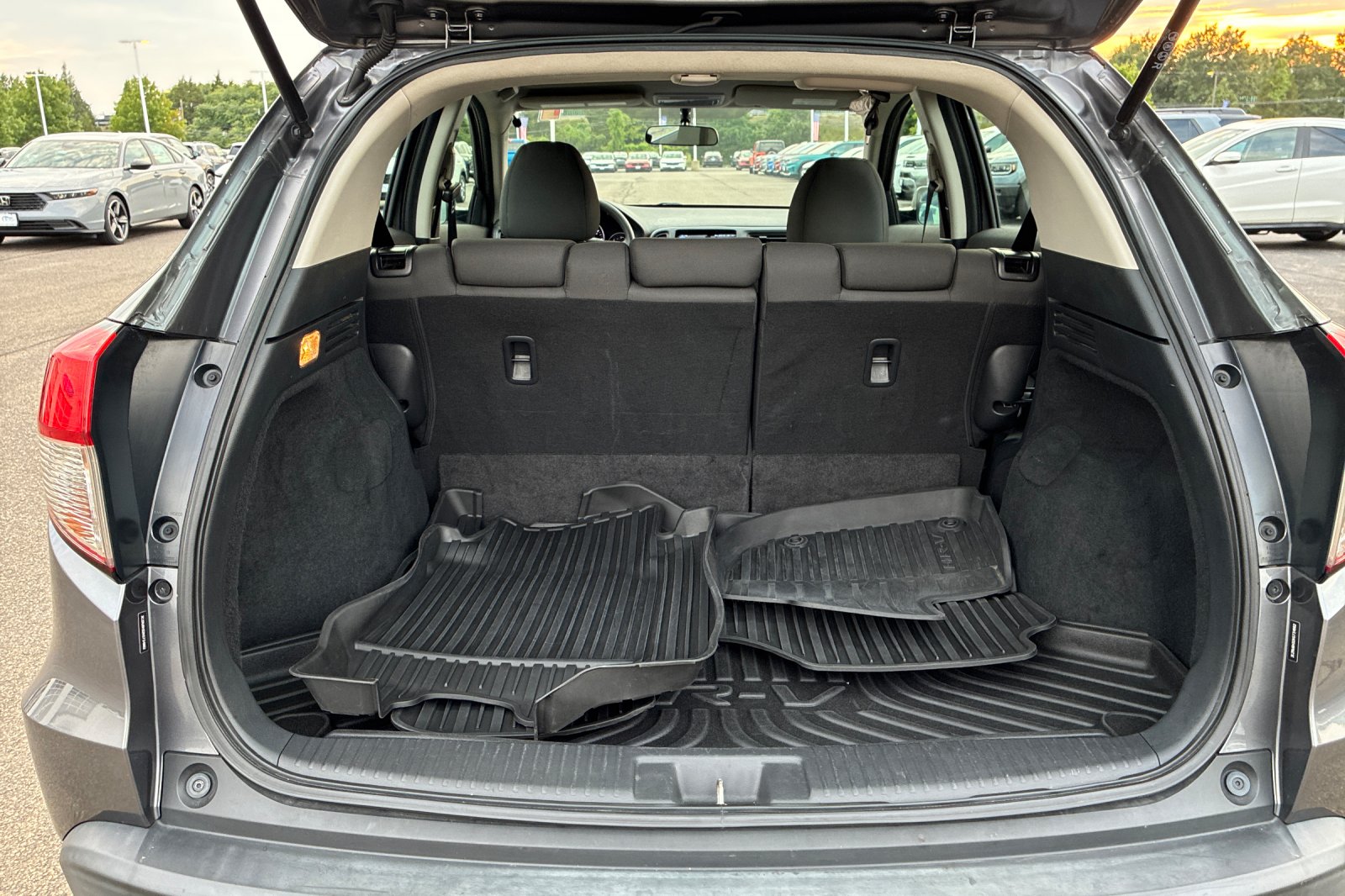 Used 2019 Modern Steel Metallic Honda LX image 20