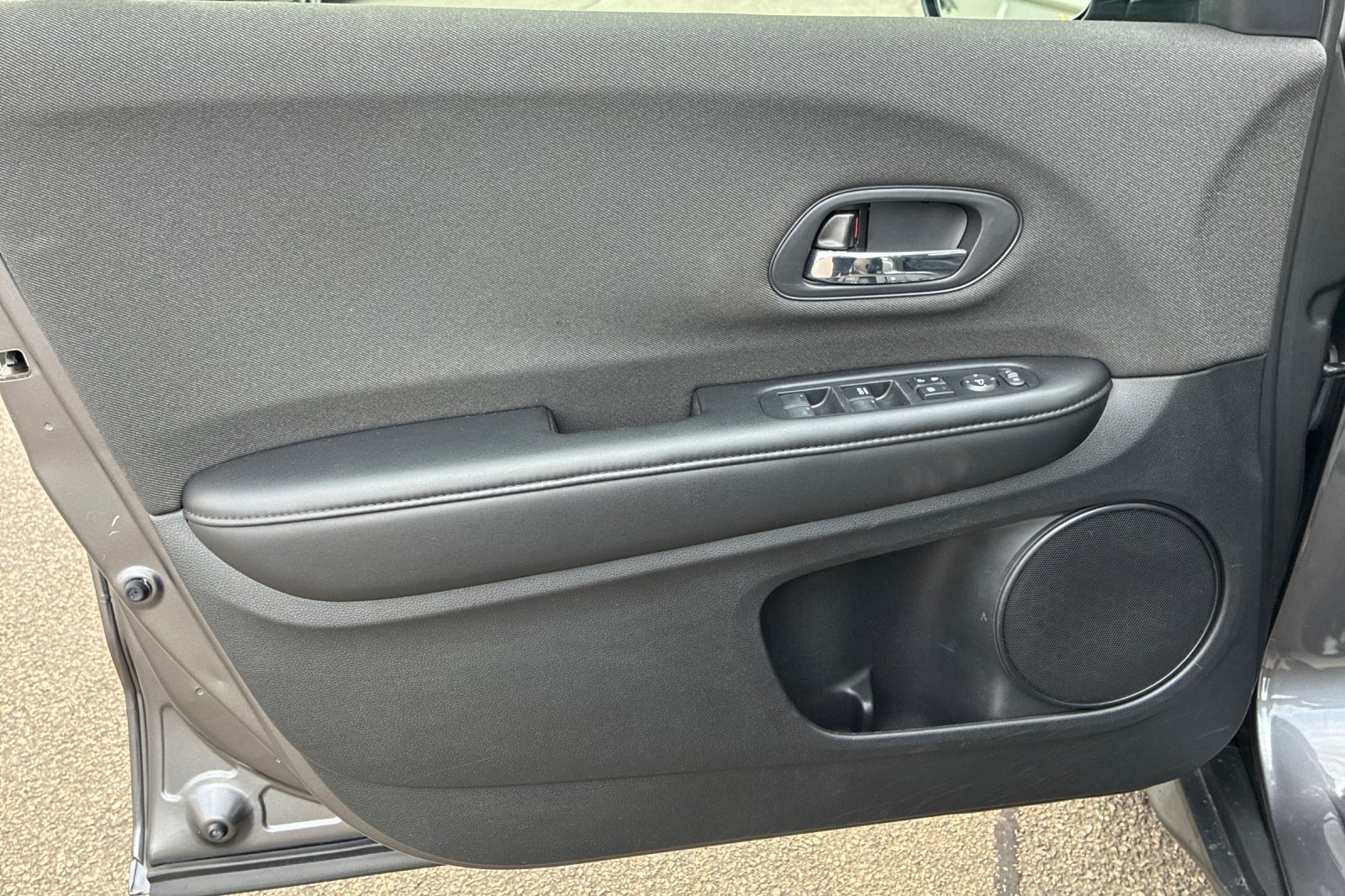 Used 2019 Modern Steel Metallic Honda LX image 12