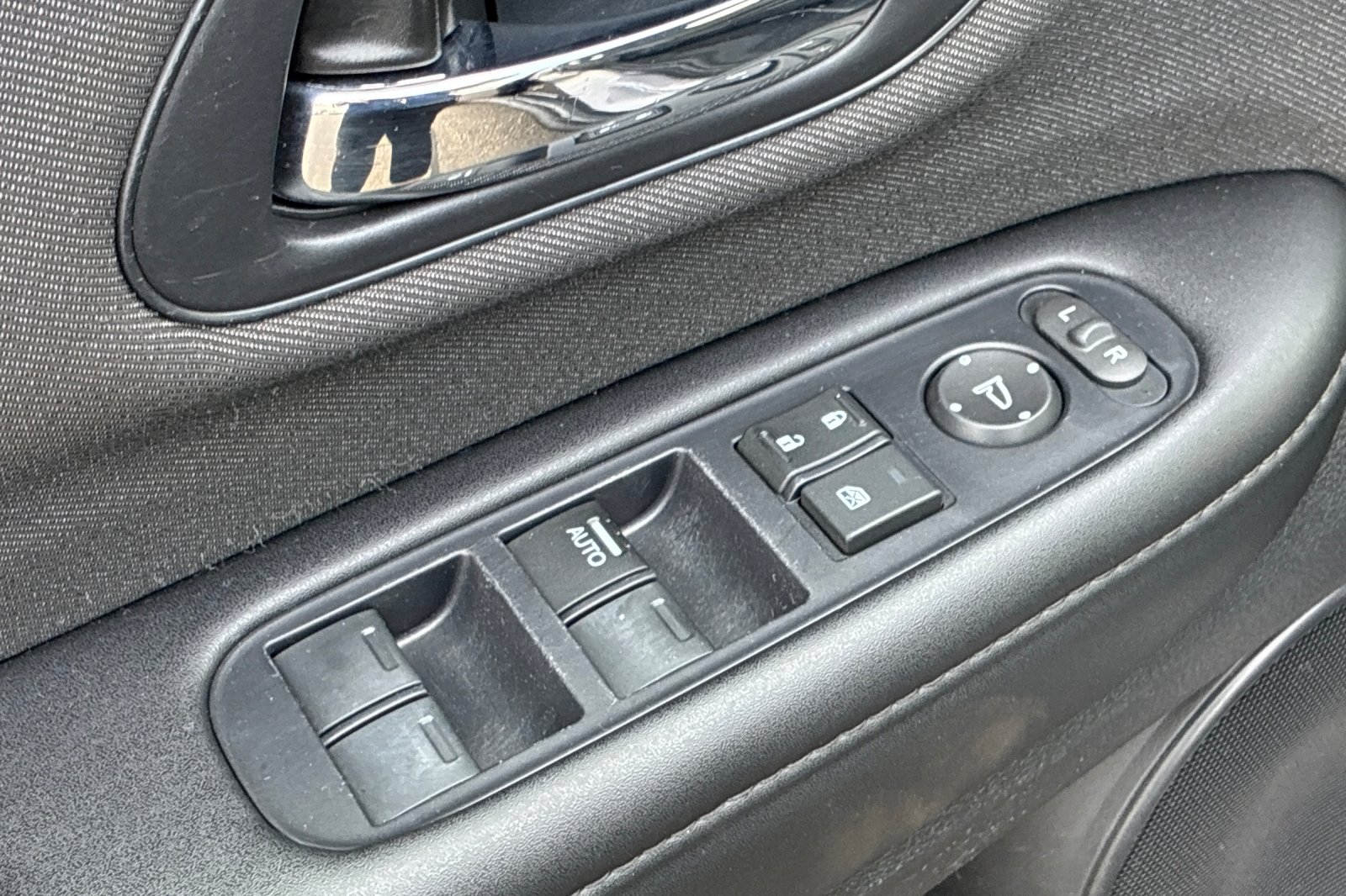 Used 2019 Modern Steel Metallic Honda LX image 13