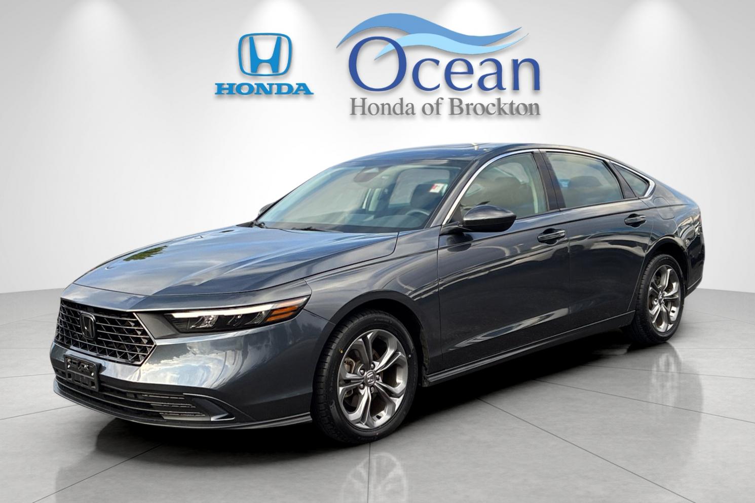 Used 2024 Meteorite Gray Metallic Honda EX image 7