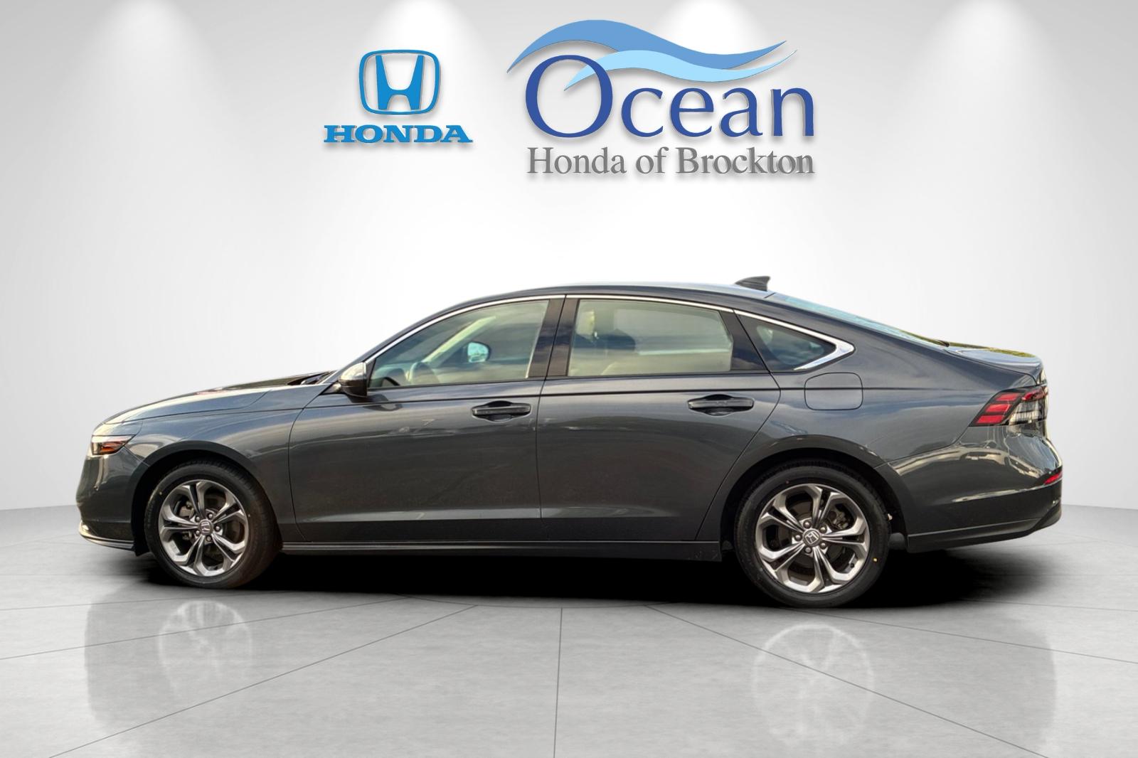 Used 2024 Meteorite Gray Metallic Honda EX image 6
