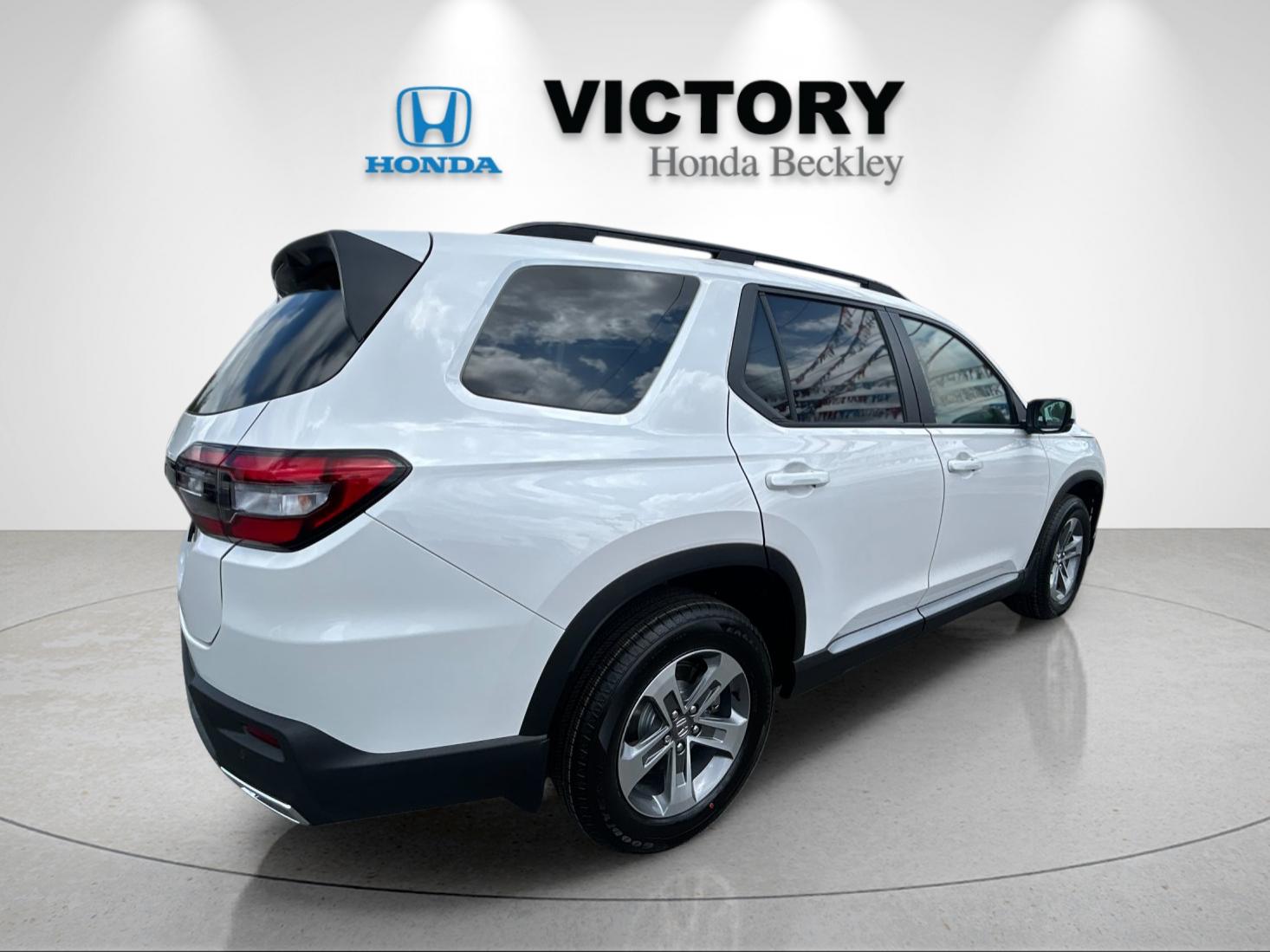 New 2026 Platinum White Pearl Honda AWD EX-L image 5