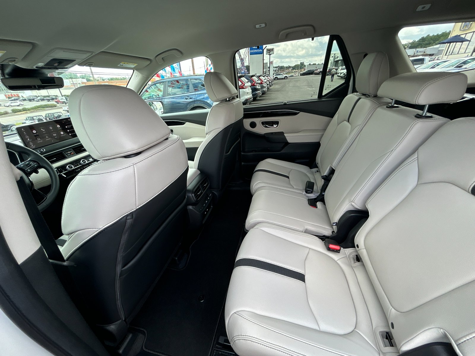 New 2026 Platinum White Pearl Honda AWD EX-L image 14