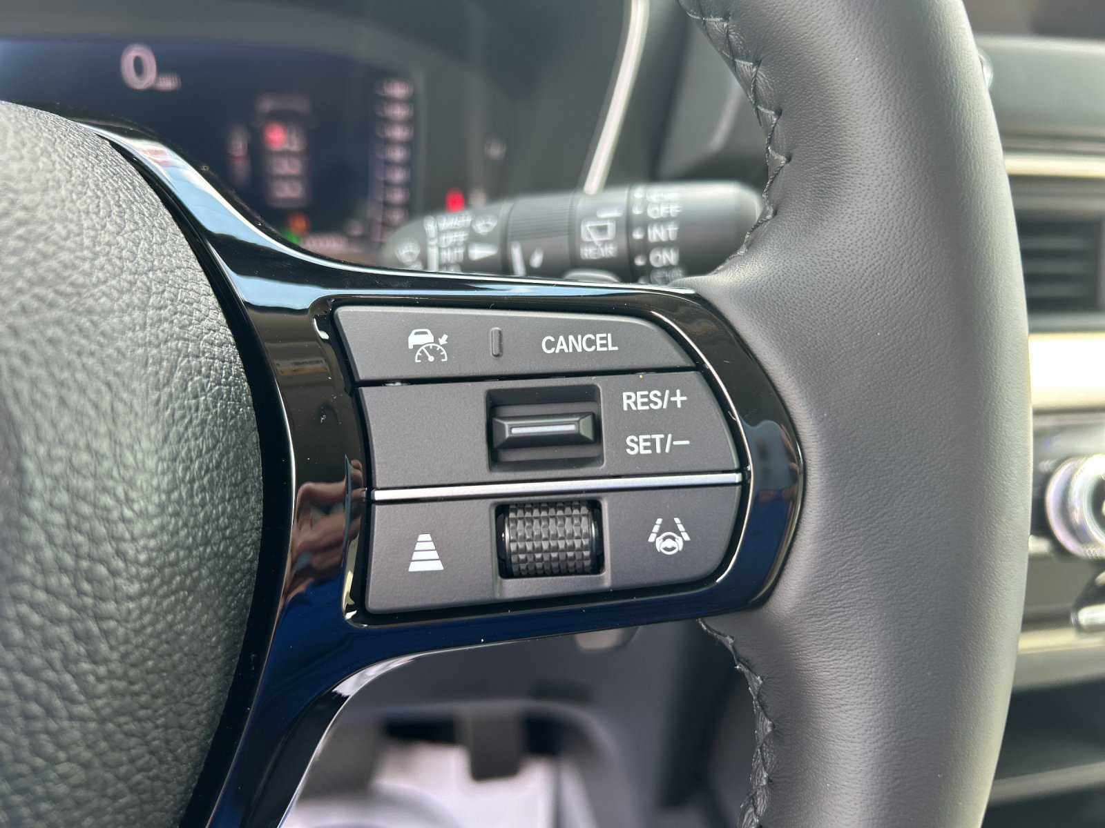 New 2026 Platinum White Pearl Honda AWD EX-L image 32