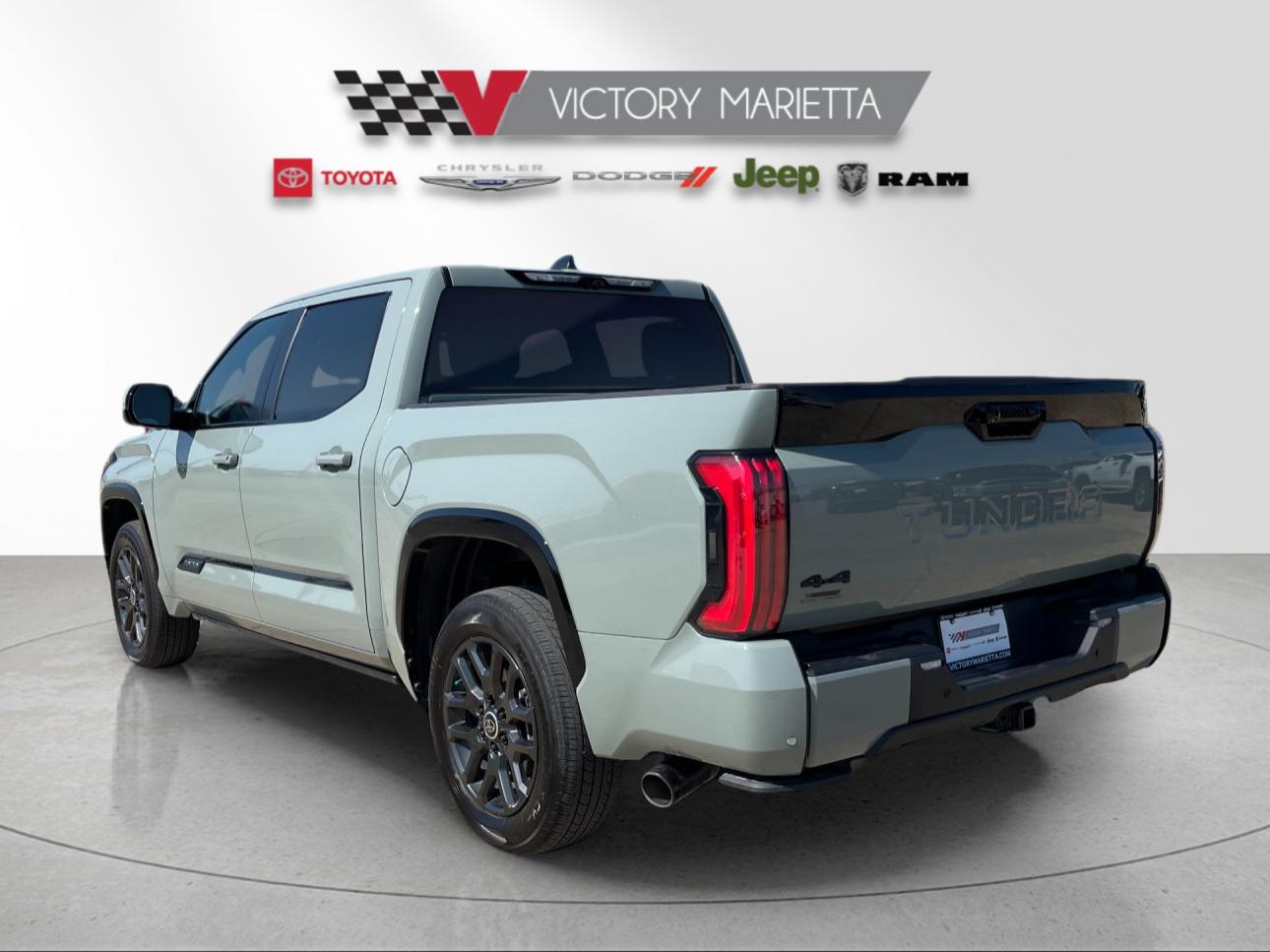 Used 2024  Toyota Platinum image 3