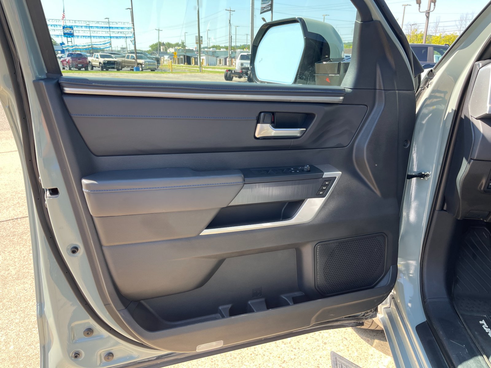 Used 2024  Toyota Platinum image 11
