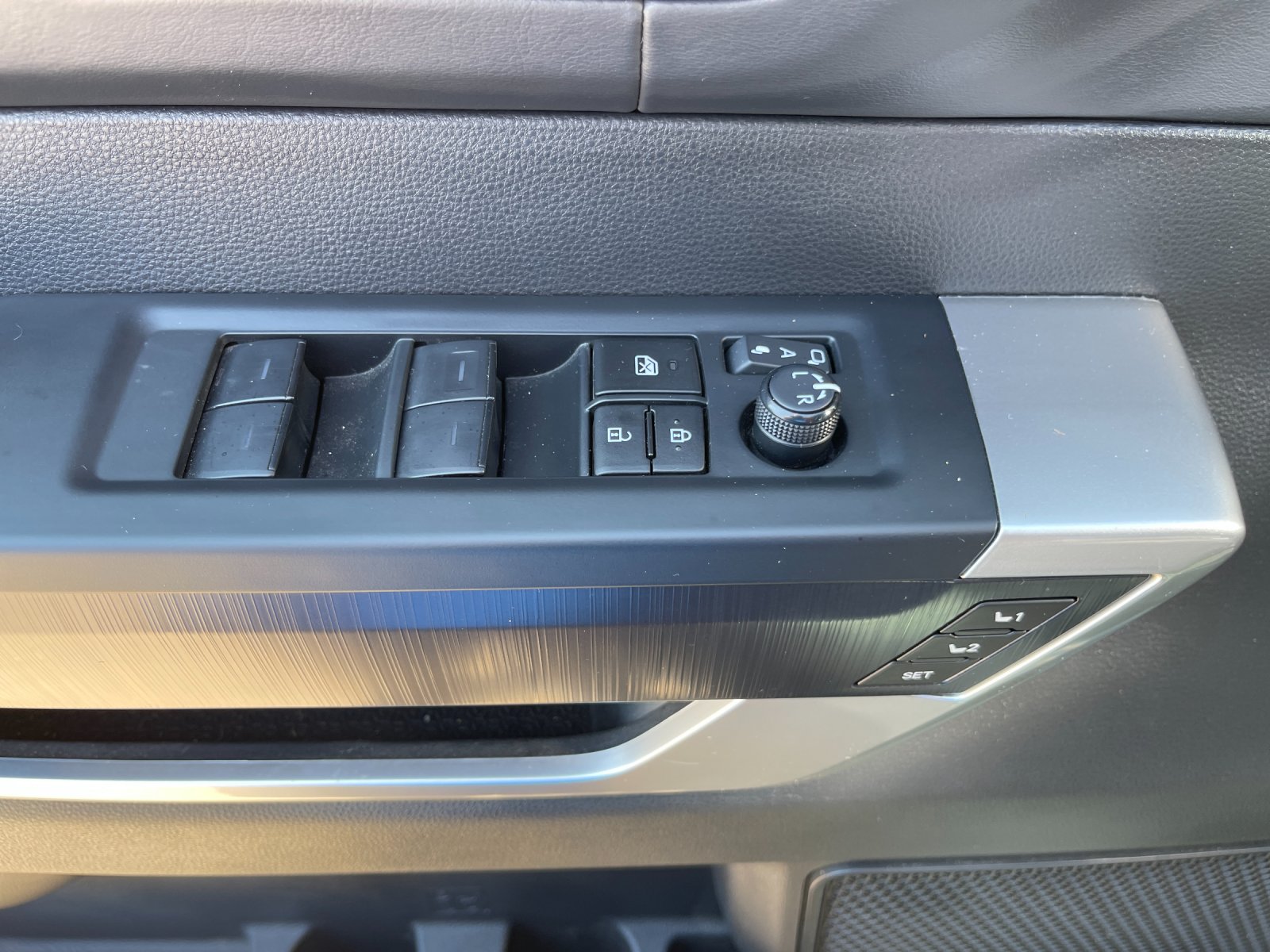 Used 2024  Toyota Platinum image 12