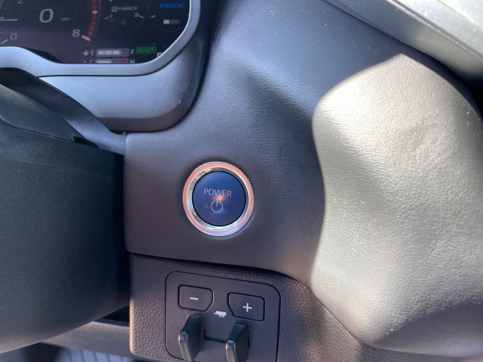 Used 2024  Toyota Platinum image 25