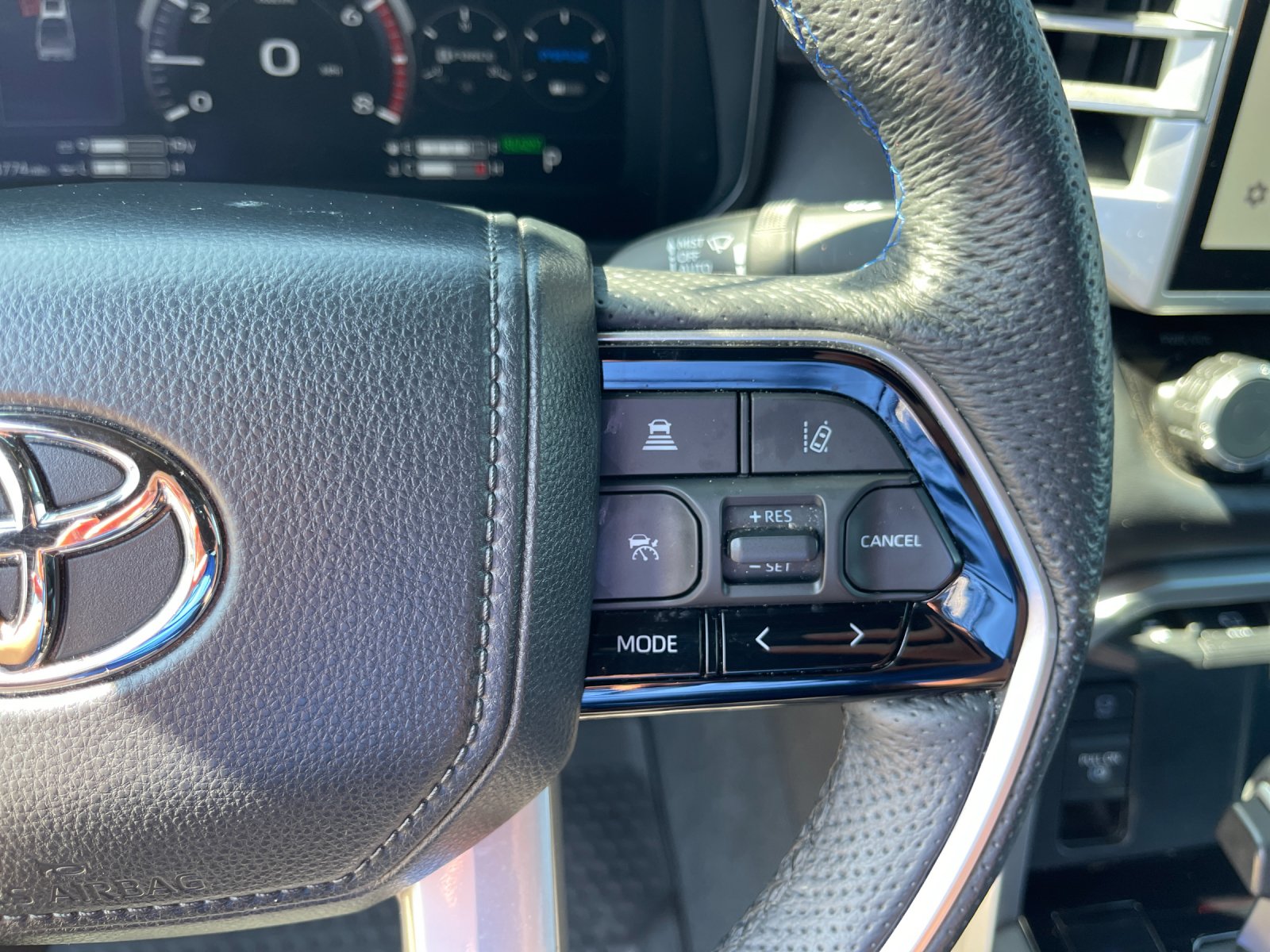 Used 2024  Toyota Platinum image 28