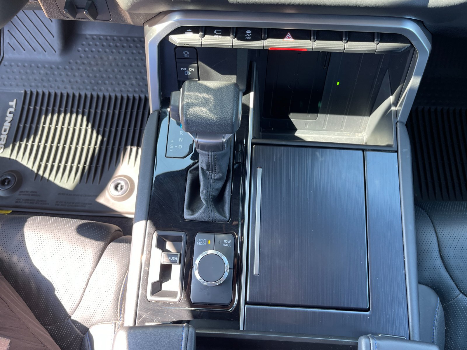 Used 2024  Toyota Platinum image 24