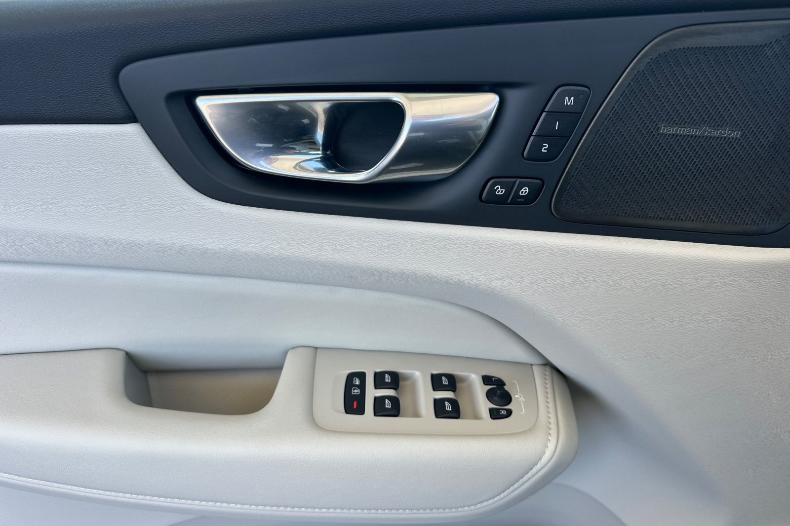 New 2026  Volvo T8 Ultra image 11