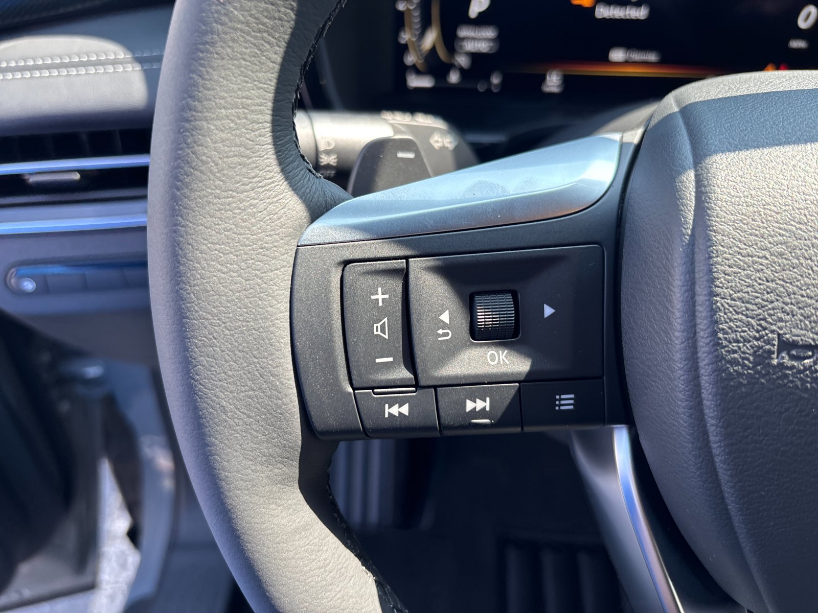 New 2027 HARBOR GRAY INFINITI Sport AWD image 19