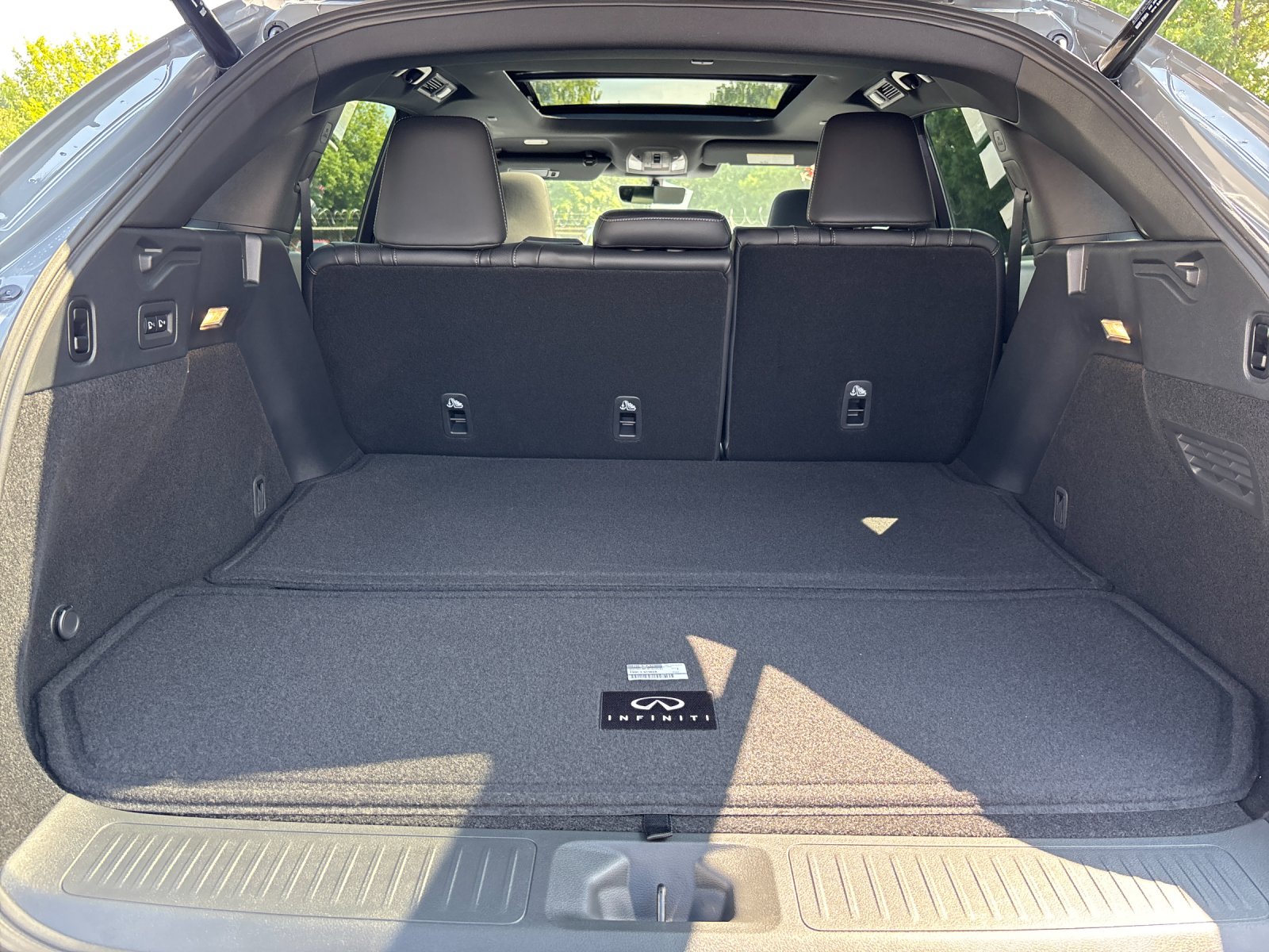 New 2027 HARBOR GRAY INFINITI Sport AWD image 36