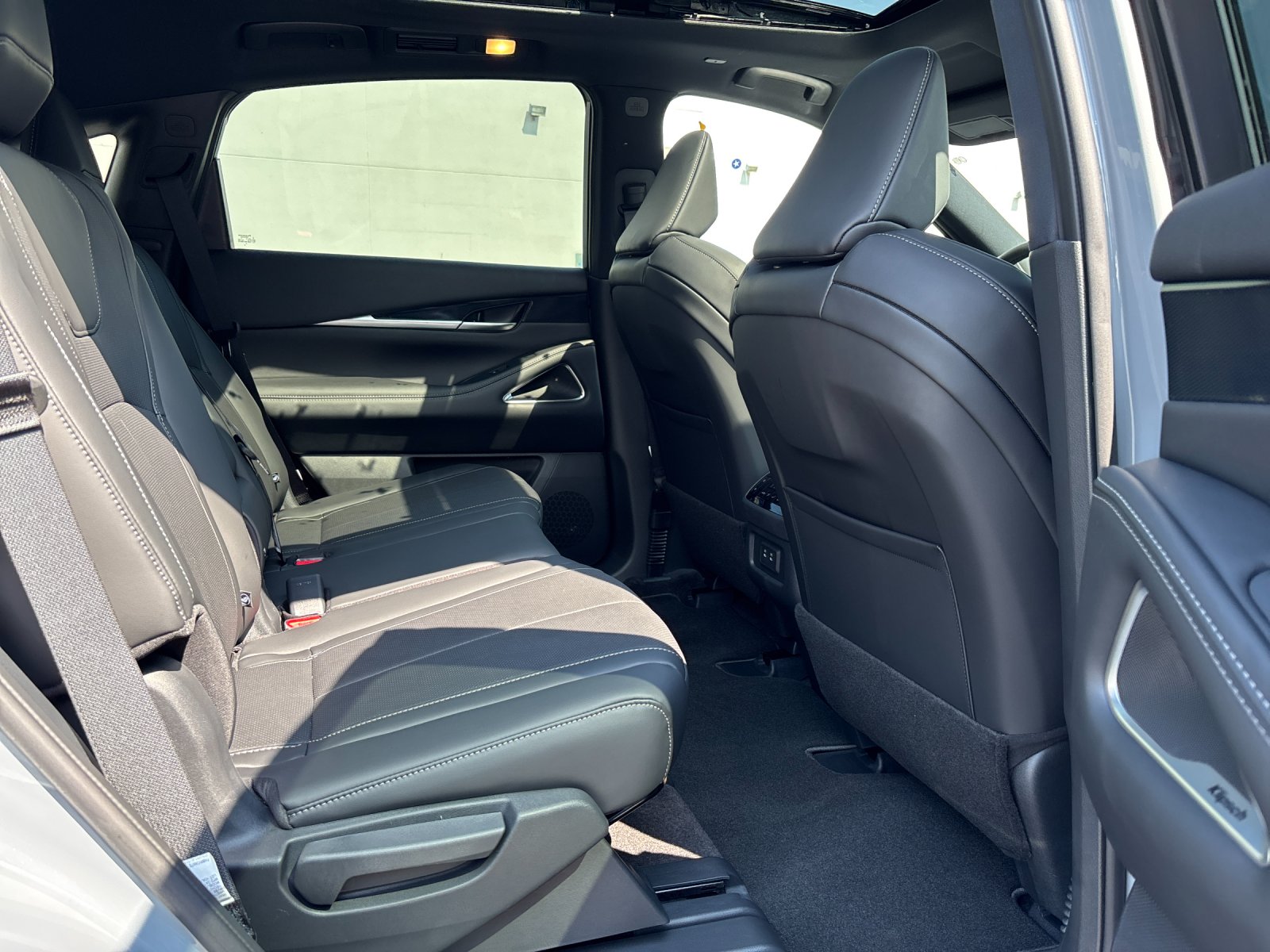 New 2027 HARBOR GRAY INFINITI Sport AWD image 38