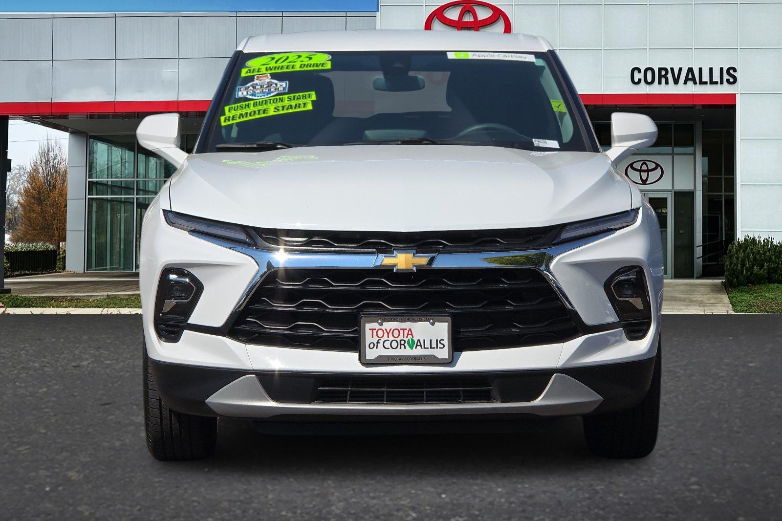 Used 2025 White Chevrolet LT image 9