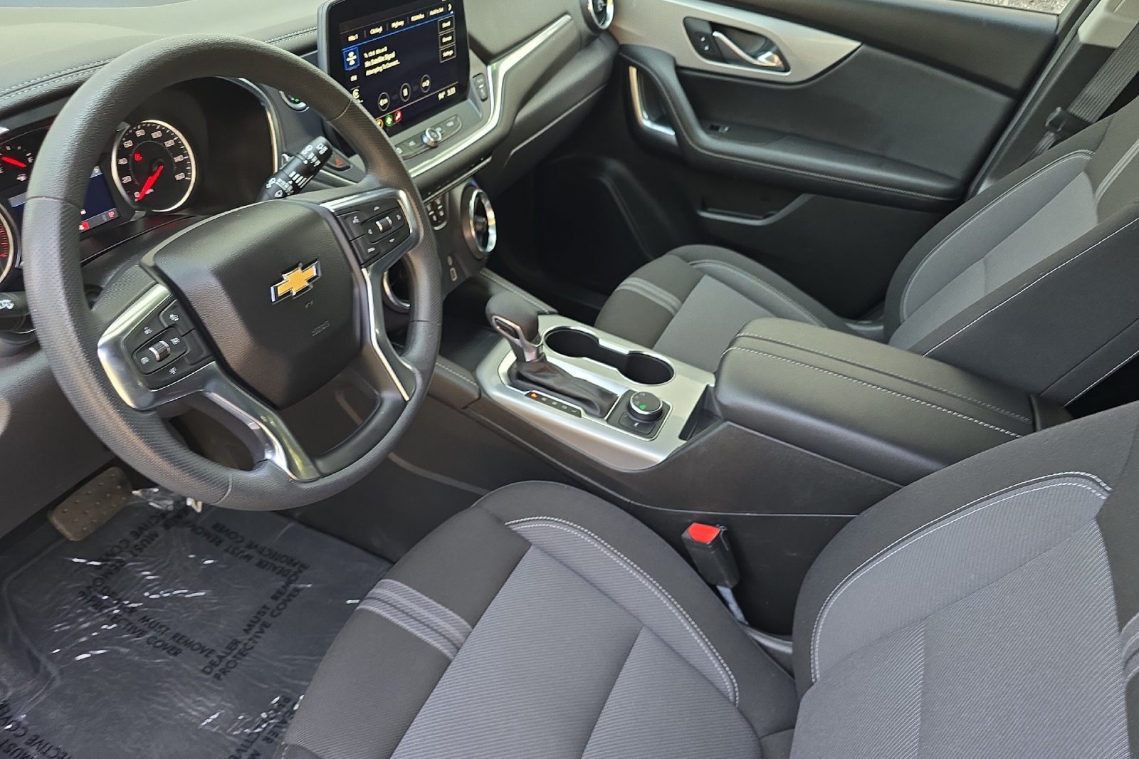 Used 2025 White Chevrolet LT image 10