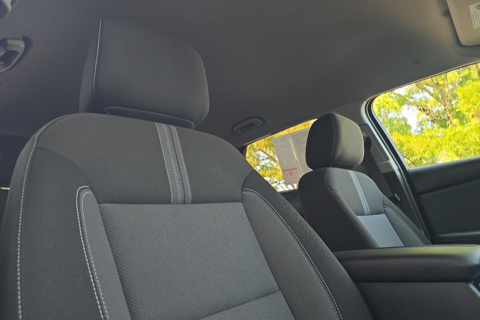 Used 2025 White Chevrolet LT image 17