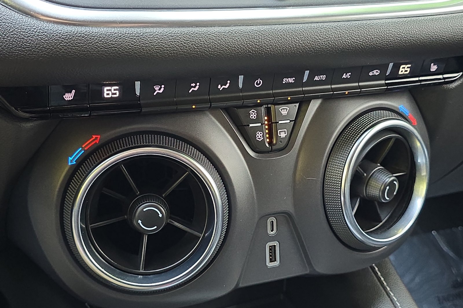 Used 2025 White Chevrolet LT image 20