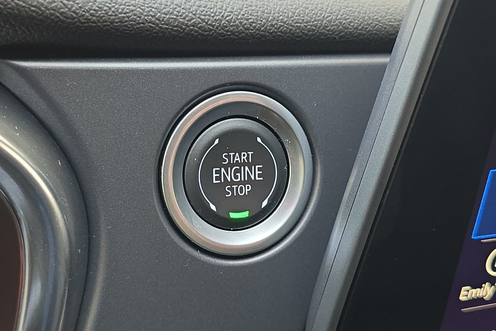 Used 2025 White Chevrolet LT image 22