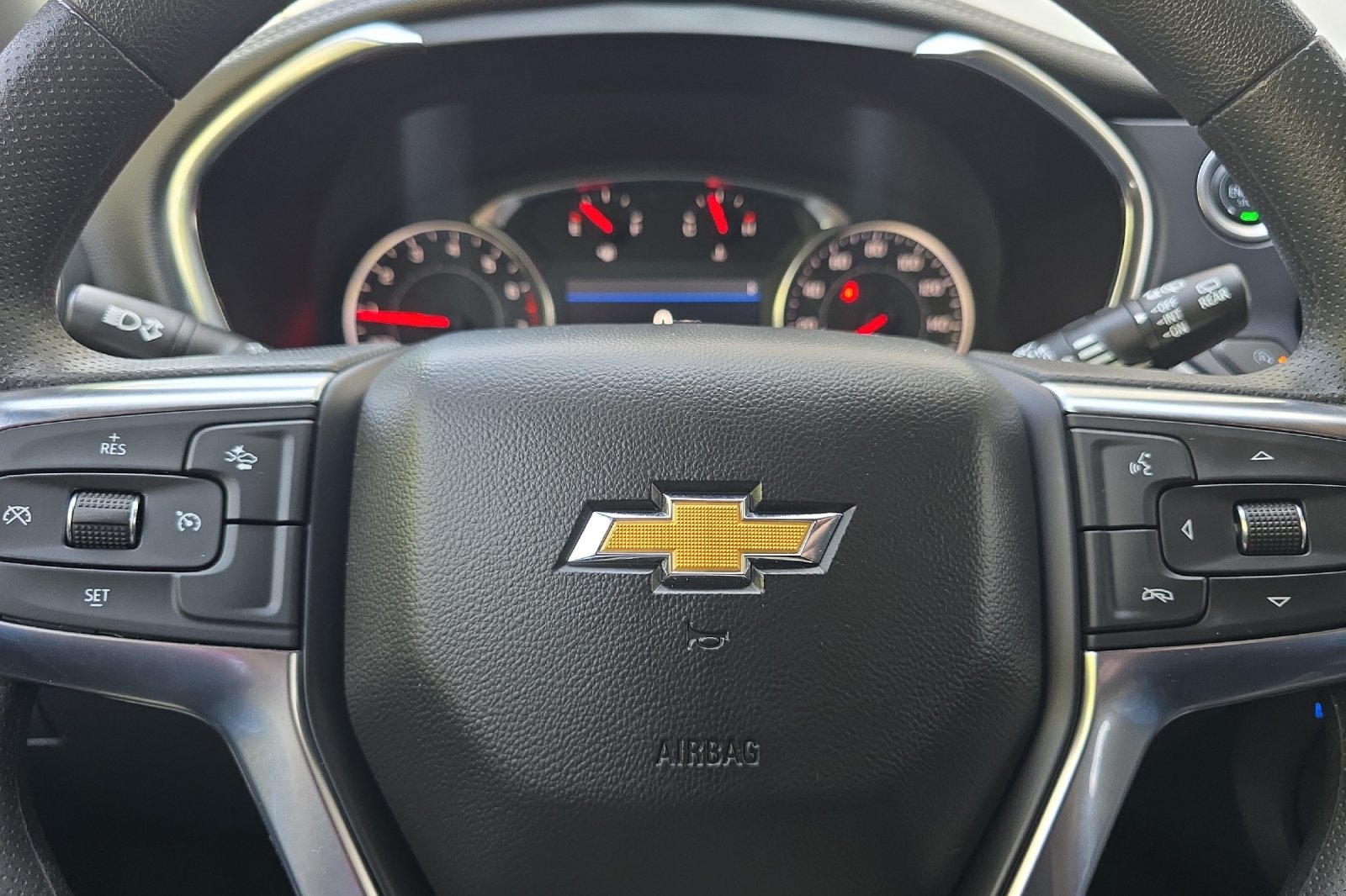Used 2025 White Chevrolet LT image 23