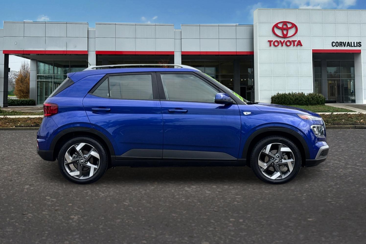 Used 2025 Blue Hyundai SEL image 3