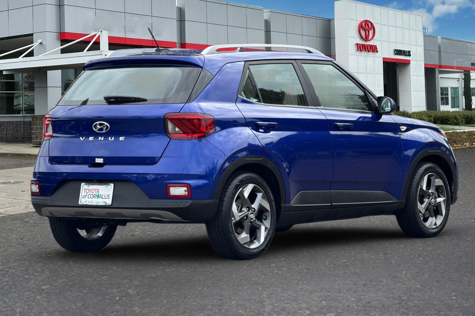 Used 2025 Blue Hyundai SEL image 4
