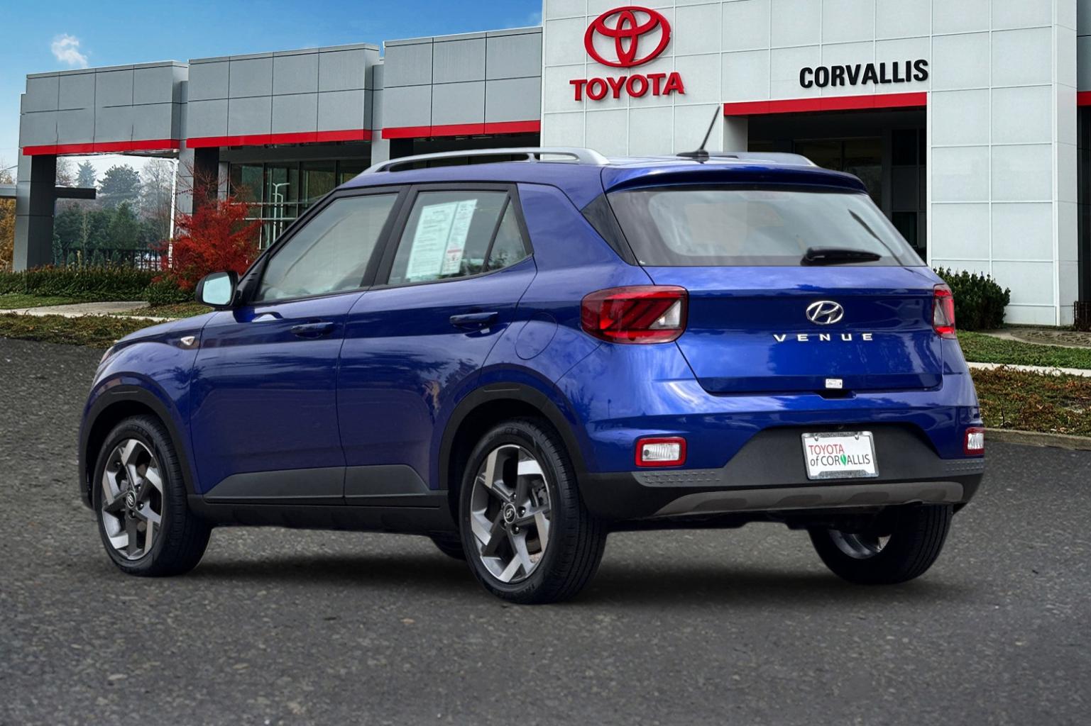 Used 2025 Blue Hyundai SEL image 6