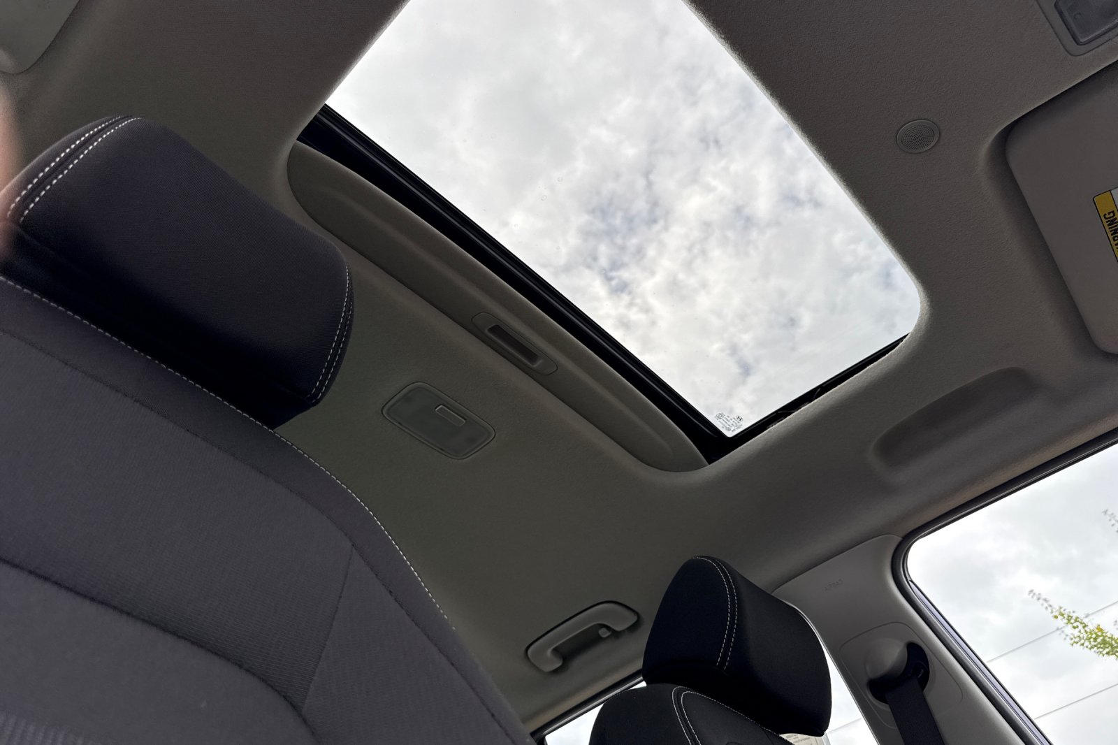 Used 2025 Blue Hyundai SEL image 17