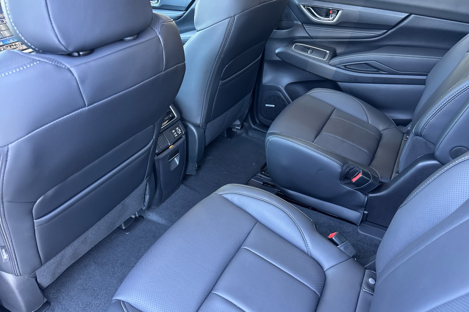 New 2026 ICE SILVER METALLIC Subaru Limited 7-Passenger image 14