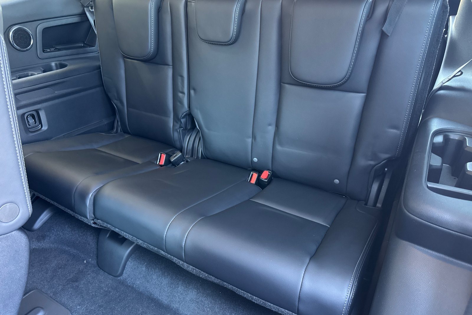 New 2026 ICE SILVER METALLIC Subaru Limited 7-Passenger image 18