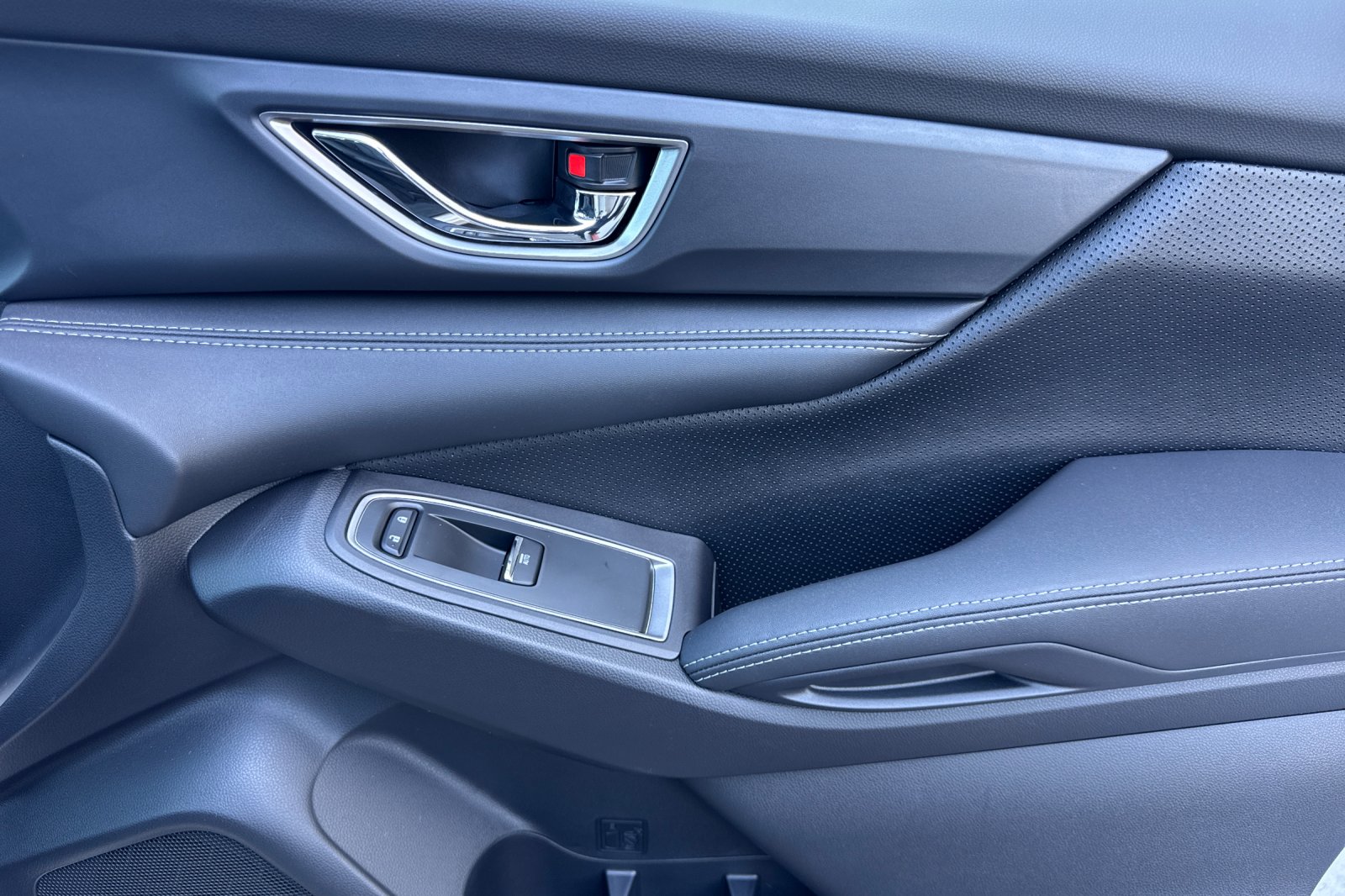 New 2026 ICE SILVER METALLIC Subaru Limited 7-Passenger image 22