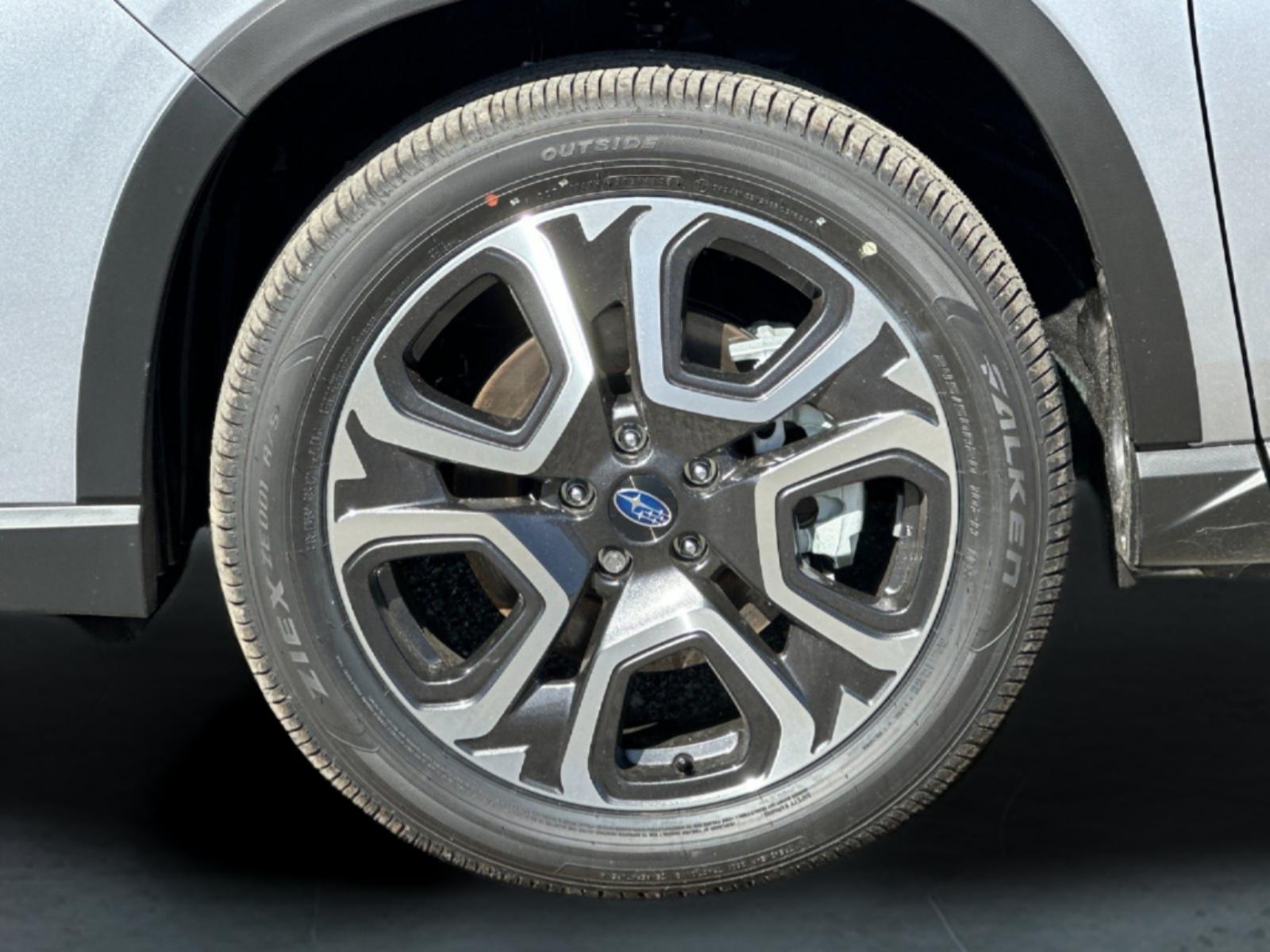 New 2026 ICE SILVER METALLIC Subaru Limited 7-Passenger image 37