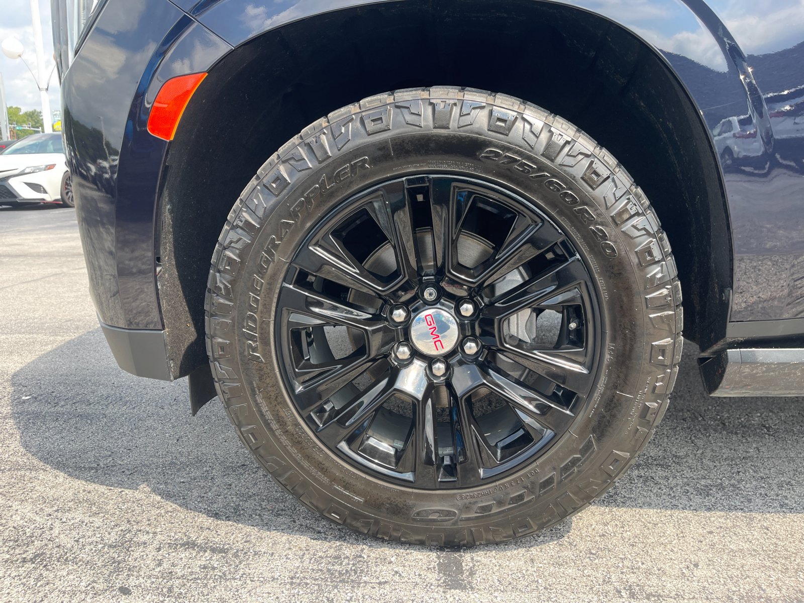 Used 2022 Blue GMC Denali image 34