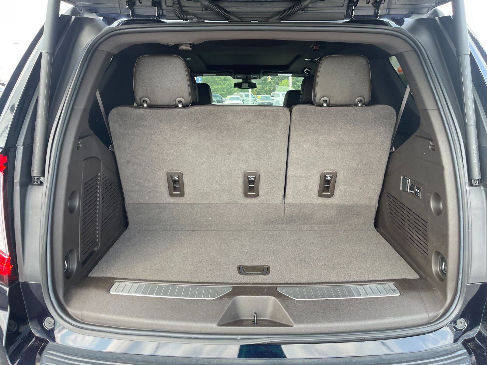 Used 2022 Blue GMC Denali image 18