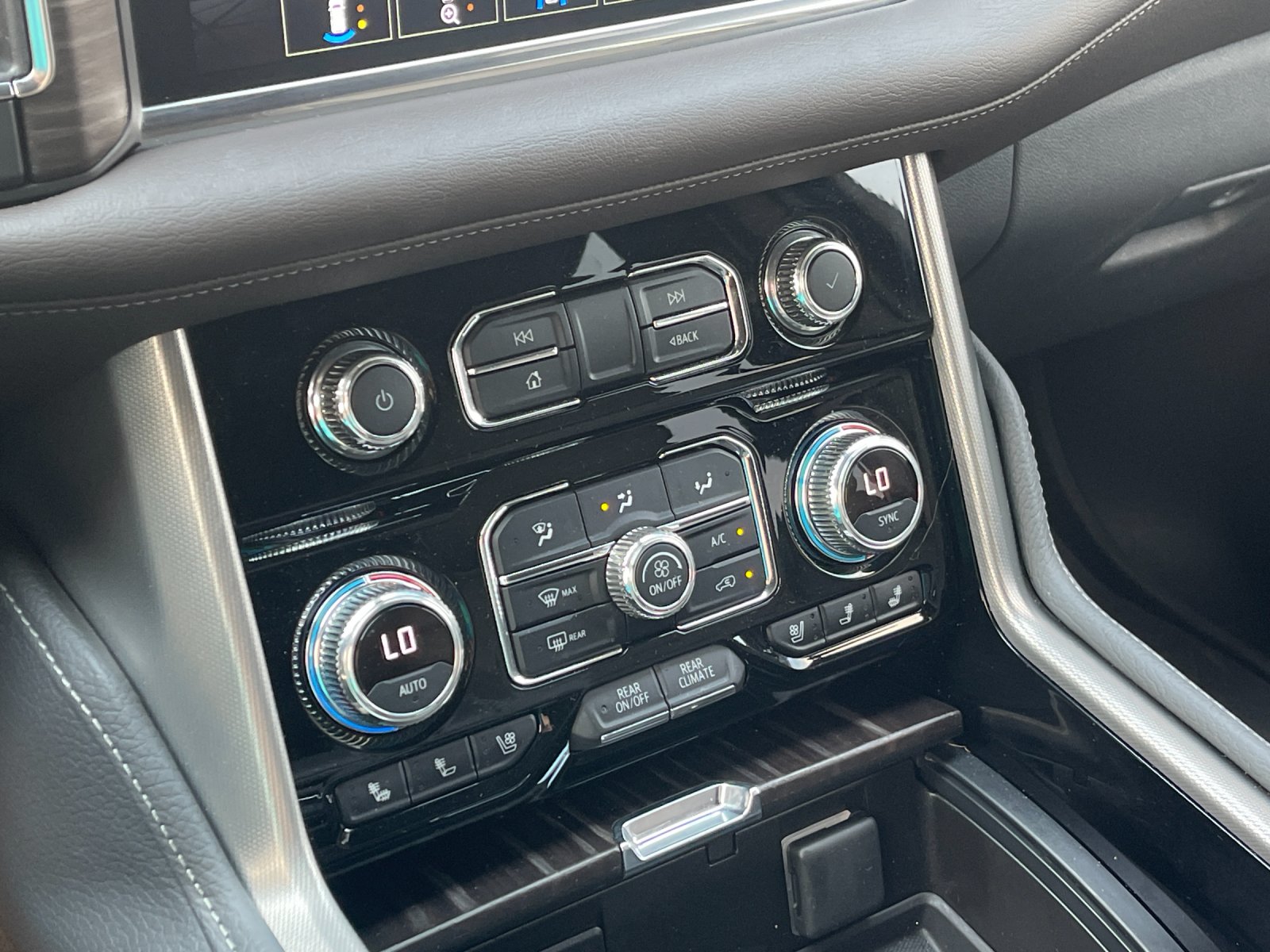 Used 2022 Blue GMC Denali image 25
