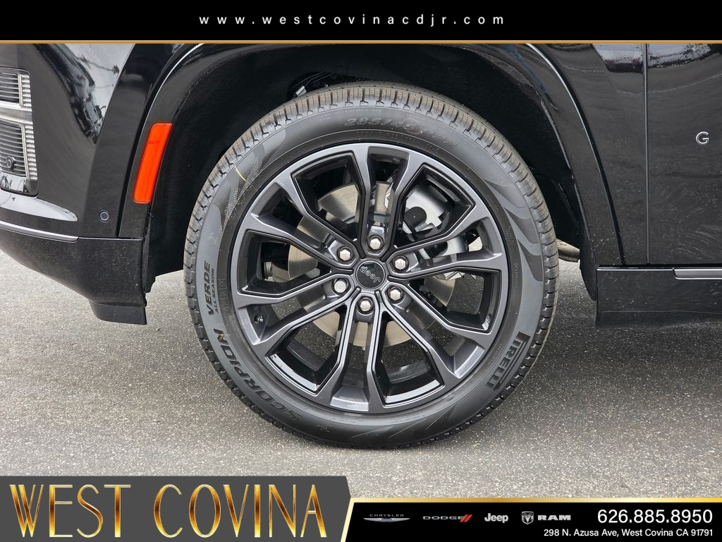 New 2026 High Gloss Black Exterior Paint Jeep Summit Obsidian image 9