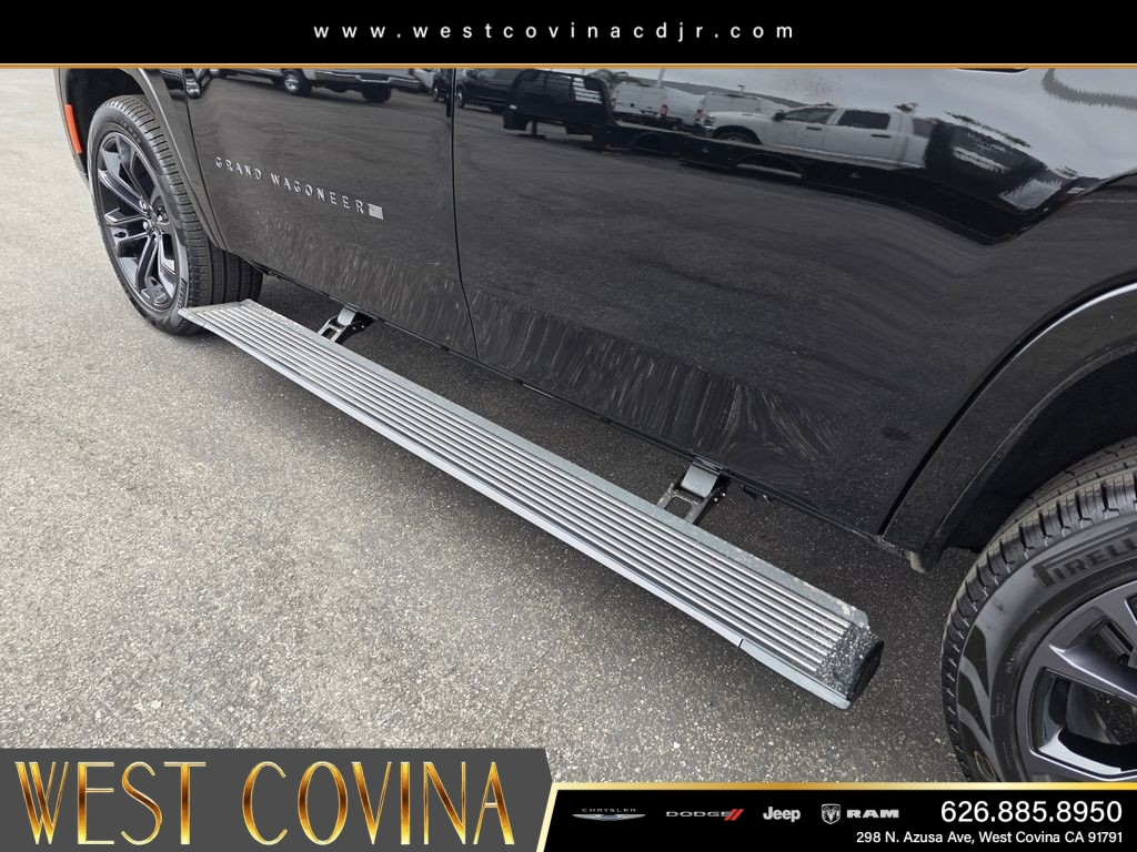 New 2026 High Gloss Black Exterior Paint Jeep Summit Obsidian image 10