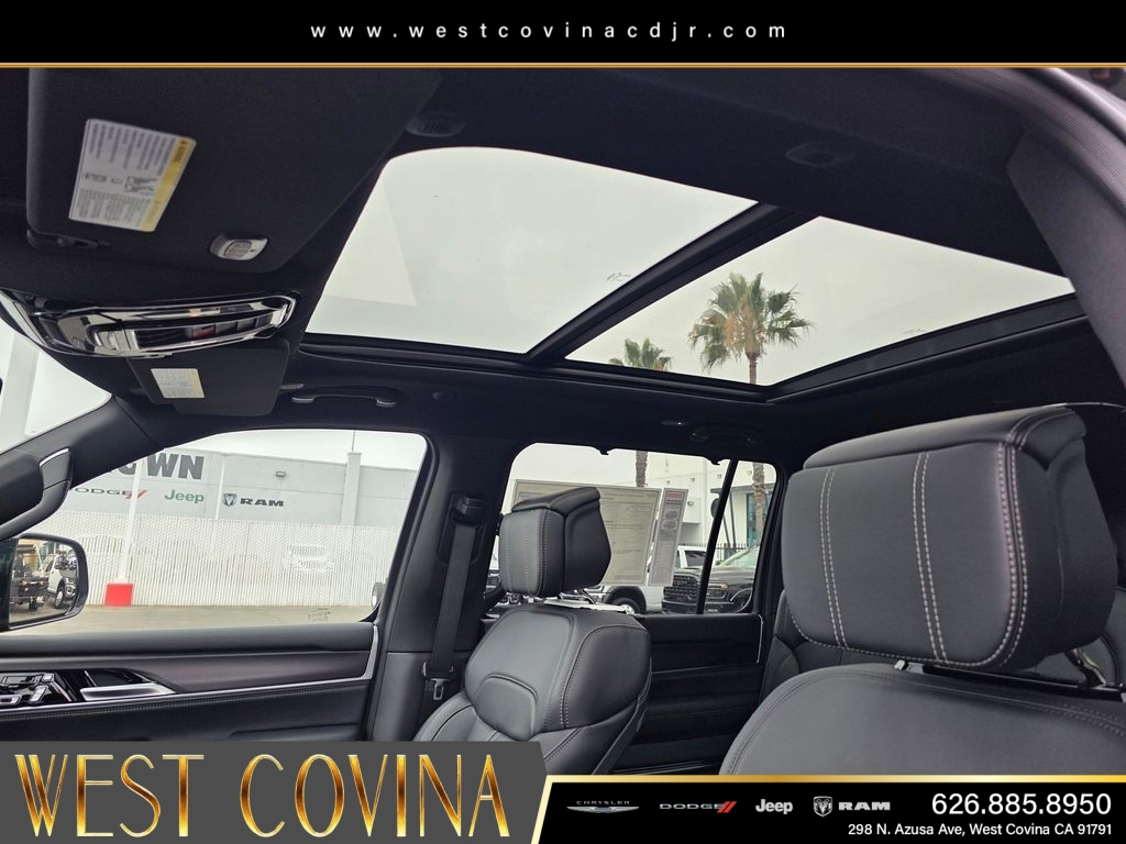 New 2026 High Gloss Black Exterior Paint Jeep Summit Obsidian image 18