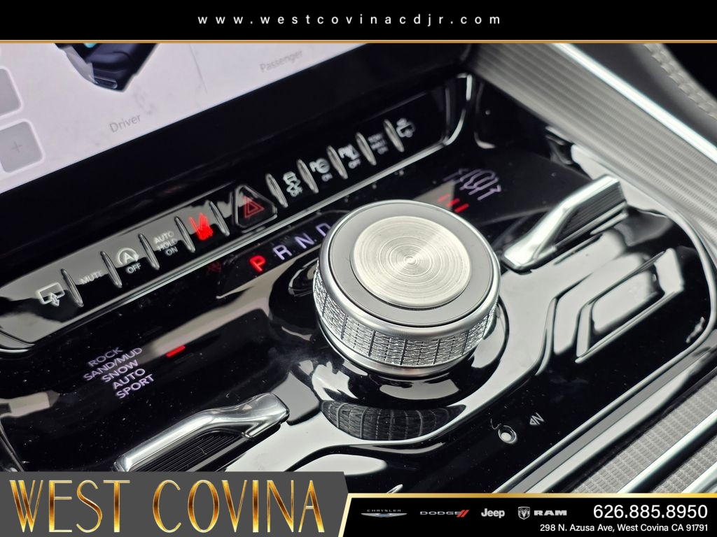 New 2026 High Gloss Black Exterior Paint Jeep Summit Obsidian image 22