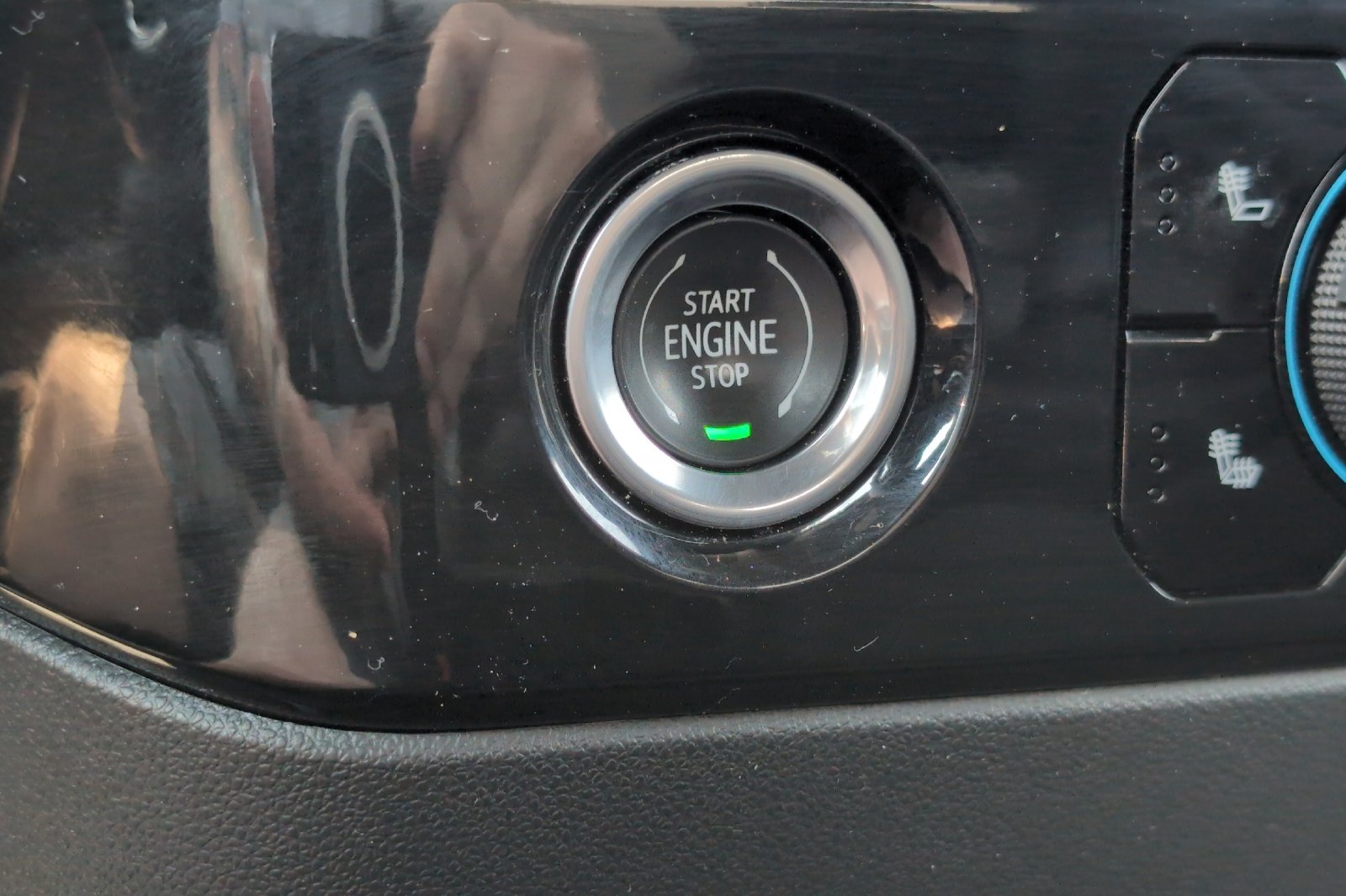 Used 2024 Gray Chevrolet LT image 23