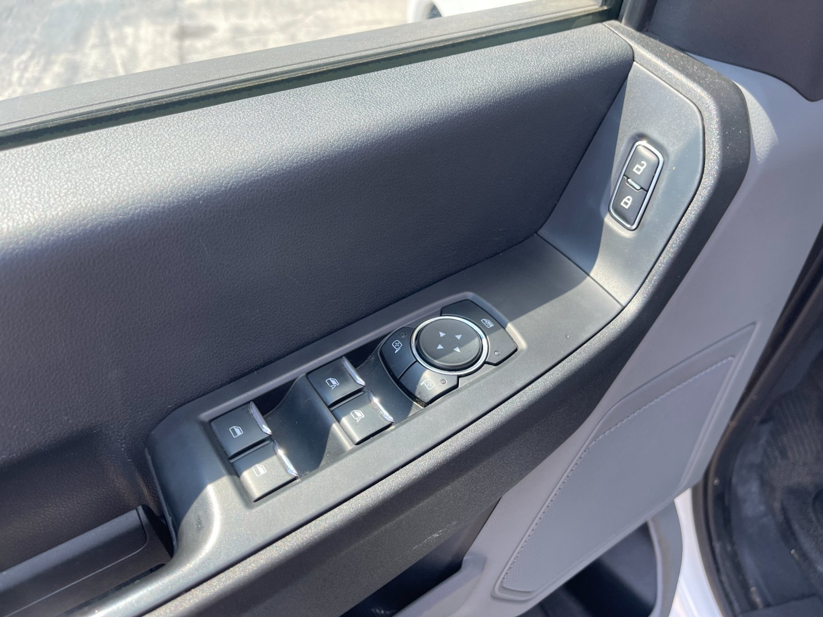 Used 2023 White Ford XL image 13