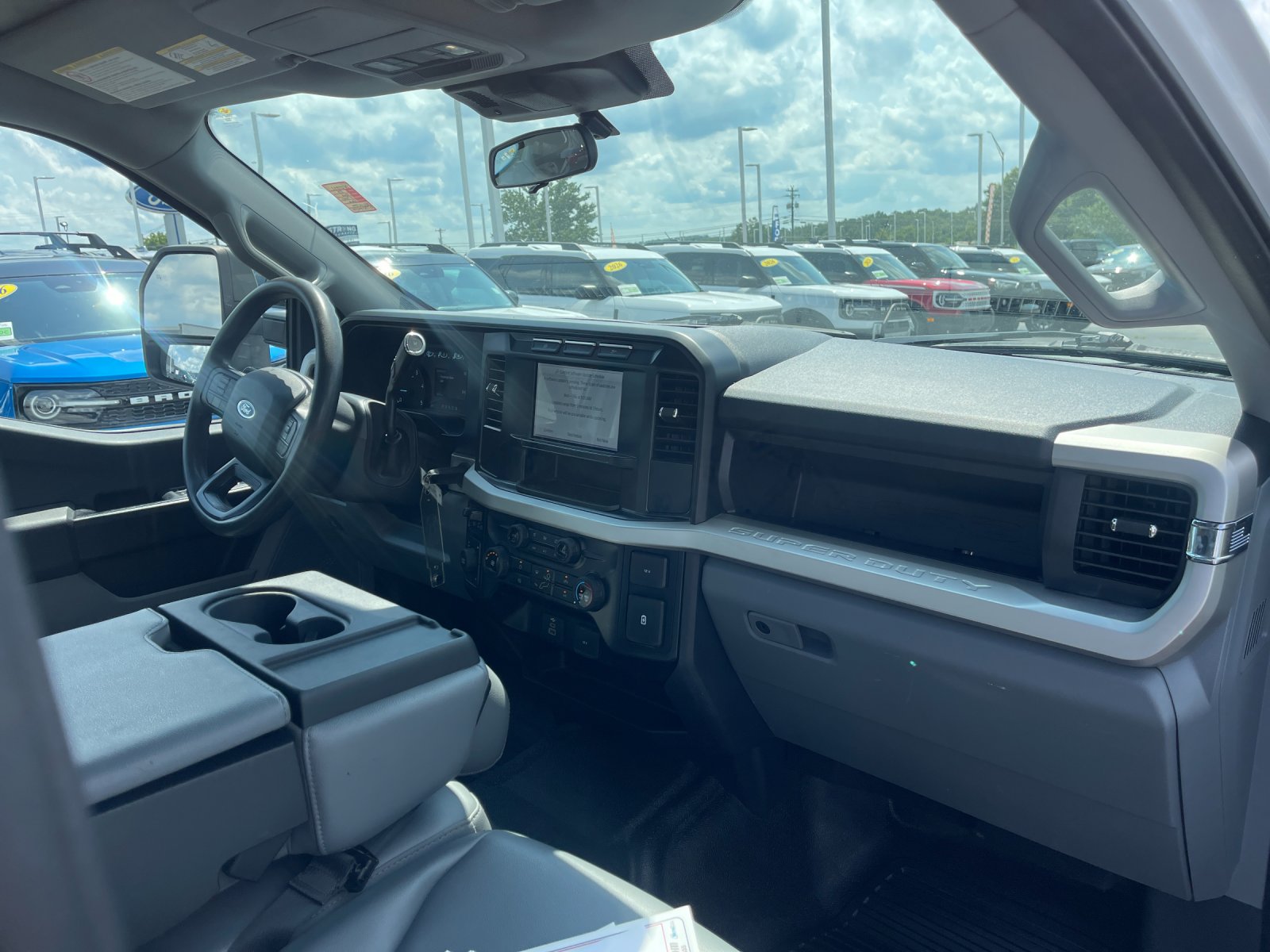 Used 2023 White Ford XL image 17